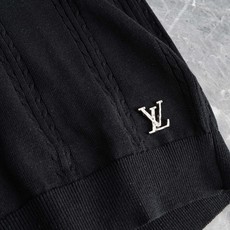 LV 2026ss最新领针织短袖!客供进口亚麻➕天丝混纺被誉为会呼吸的面料👍🏻精选客供面料亚麻+天丝(莱 LV 2026ss最新领针织短袖!客供进口亚麻➕天丝混纺被誉为会呼吸的面料👍🏻精选客供面料亚麻+天丝(莱