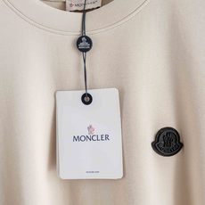 MONCLER蒙口26SS夏季新款空气层面料 男士圆领短袖T恤#高端奢侈成衣系列,空气棉微距下能看见纤维 MONCLER蒙口26SS夏季新款空气层面料 男士圆领短袖T恤#高端奢侈成衣系列,空气棉微距下能看见纤维