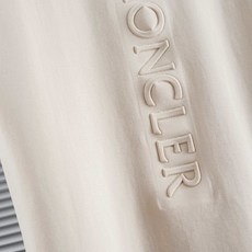 MONCLER蒙口26SS夏季新款空气层面料 男士圆领短袖T恤#高端奢侈成衣系列,空气棉微距下能看见纤维 MONCLER蒙口26SS夏季新款空气层面料 男士圆领短袖T恤#高端奢侈成衣系列,空气棉微距下能看见纤维