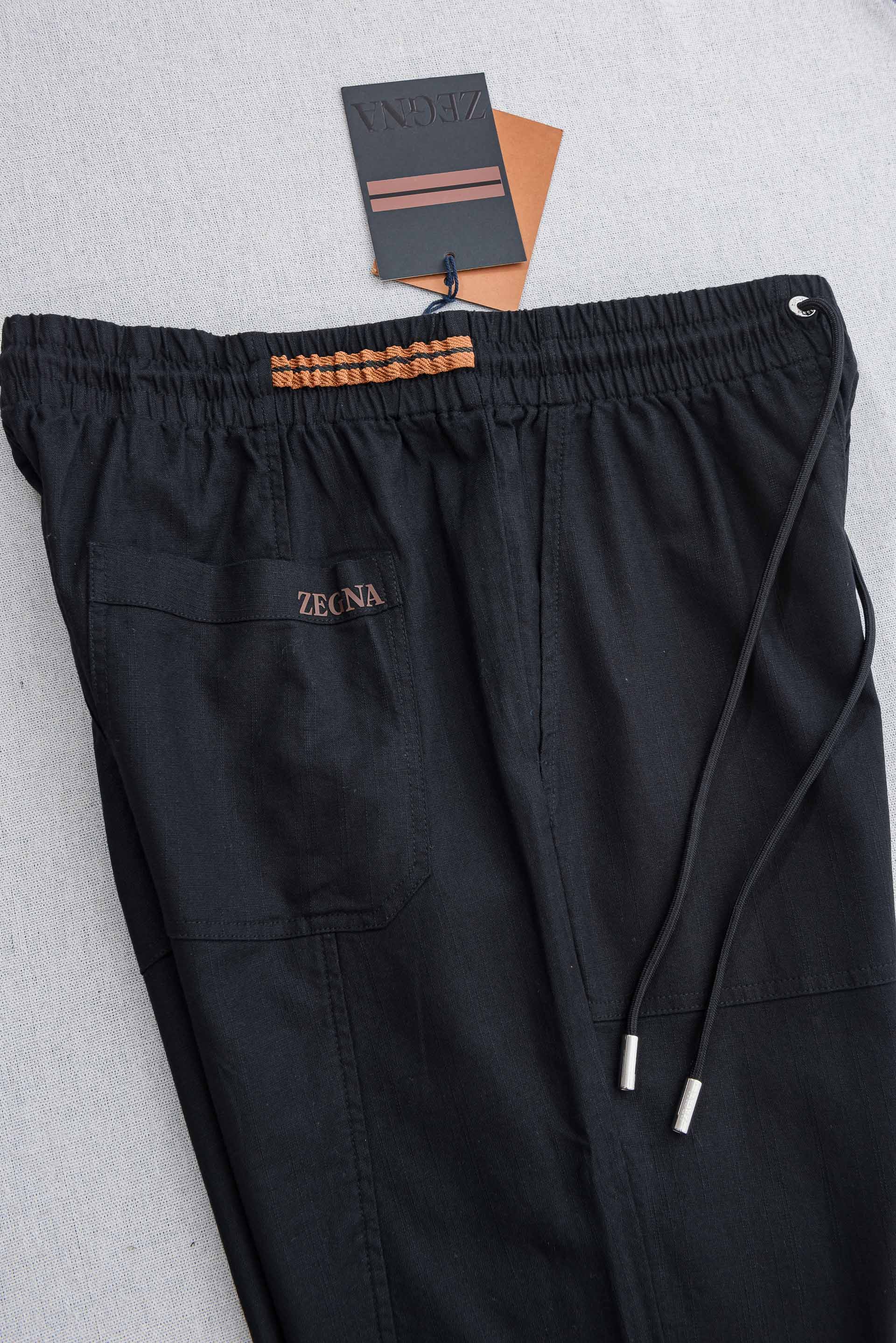 Zegna 杰尼亚2026高奢天丝亚麻面料即保留亚麻的天然质地又融入了天丝的柔软和光泽感弹力搭配抽绳松紧腰宽松直筒廓形裁