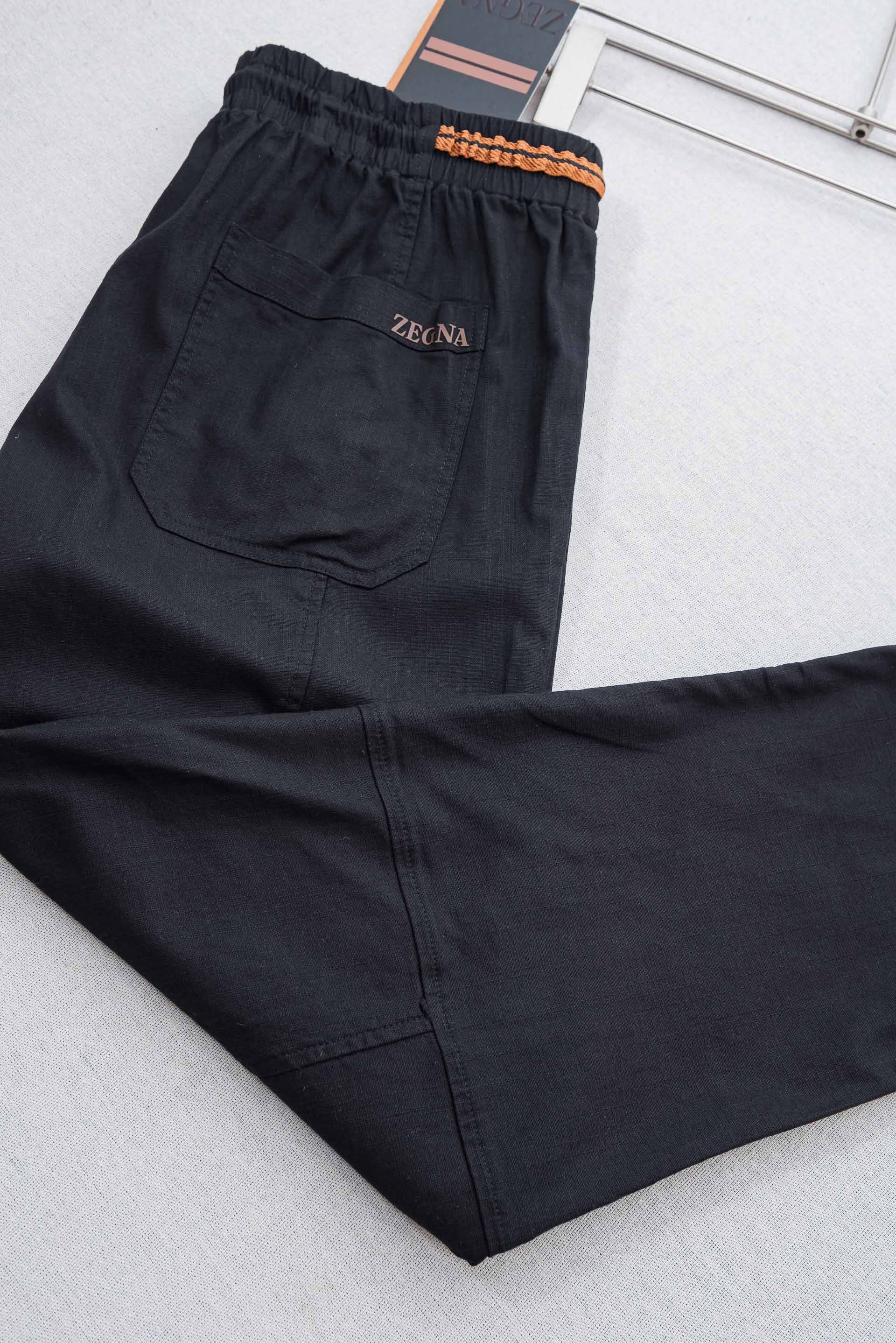 Zegna 杰尼亚2026高奢天丝亚麻面料即保留亚麻的天然质地又融入了天丝的柔软和光泽感弹力搭配抽绳松紧腰宽松直筒廓形裁