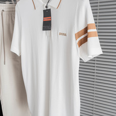 zegna 杰尼亚2026男士针织翻领短袖衫!采用高端进口针织Elite面料!弹力持久、质感高级,贴肤瞬 zegna 杰尼亚2026男士针织翻领短袖衫!采用高端进口针织Elite面料!弹力持久、质感高级,贴肤瞬