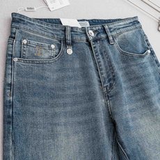 Brunello Cucinelli 2026男士时尚直筒牛仔长裤!最新裤装单品奉献,所有品质控男粉必须入手的极品,这样 Brunello Cucinelli 2026男士时尚直筒牛仔长裤!最新裤装单品奉献,所有品质控男粉必须入手的极品,这样