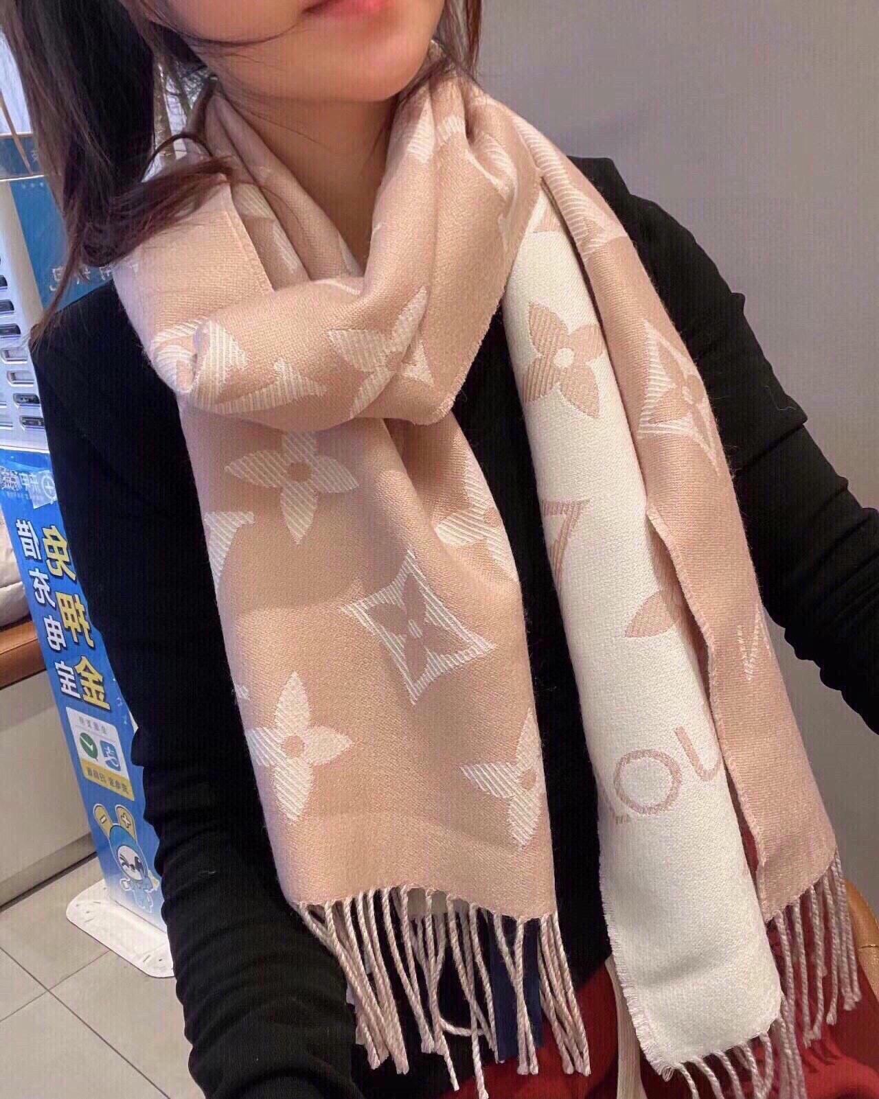 Louis Vuitton Scarf Pink White Wool Essential