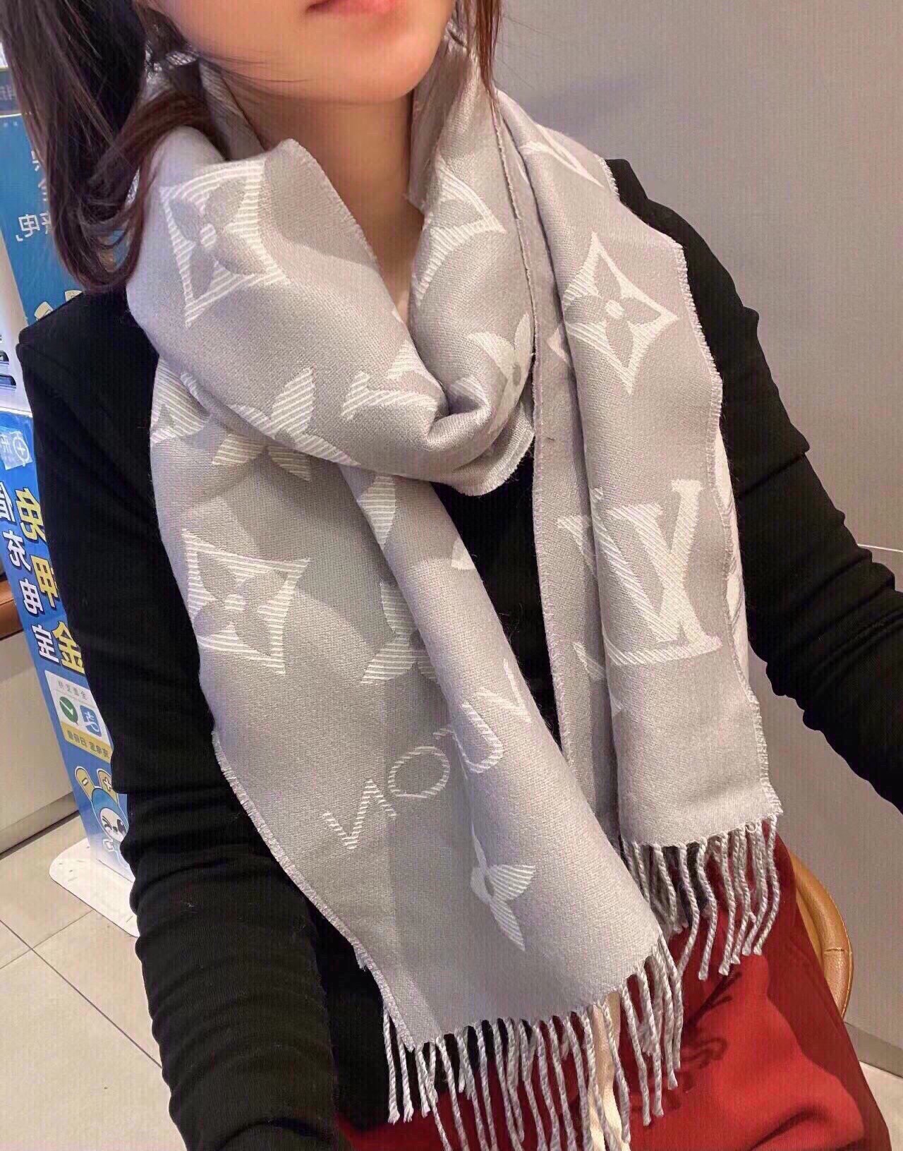 Louis Vuitton Scarf Pink White Wool Essential