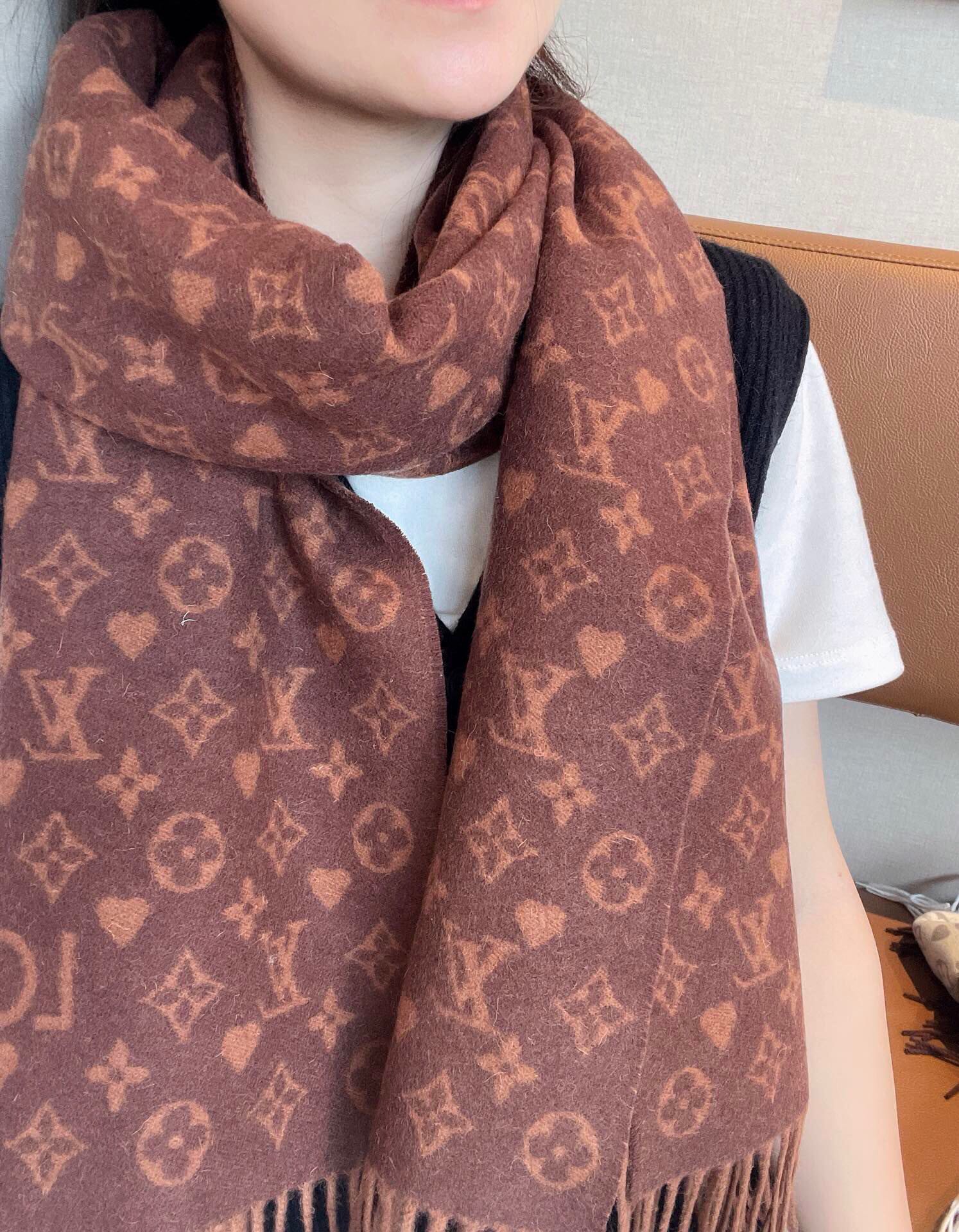 Louis Vuitton Scarf Black Grey Milk Tea Color Cashmere Winter Collection