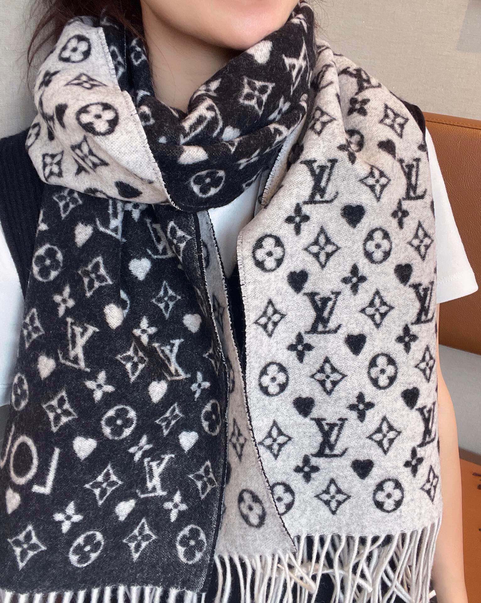 Louis Vuitton Scarf Black Grey Milk Tea Color Cashmere Winter Collection