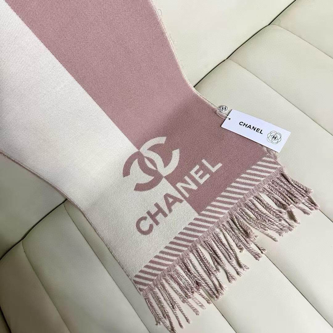 高版Chanel香奶奶24年新款拼色设计经典的Logo提花展现上身才会知道它的美大牌范十足F货根本仿不来