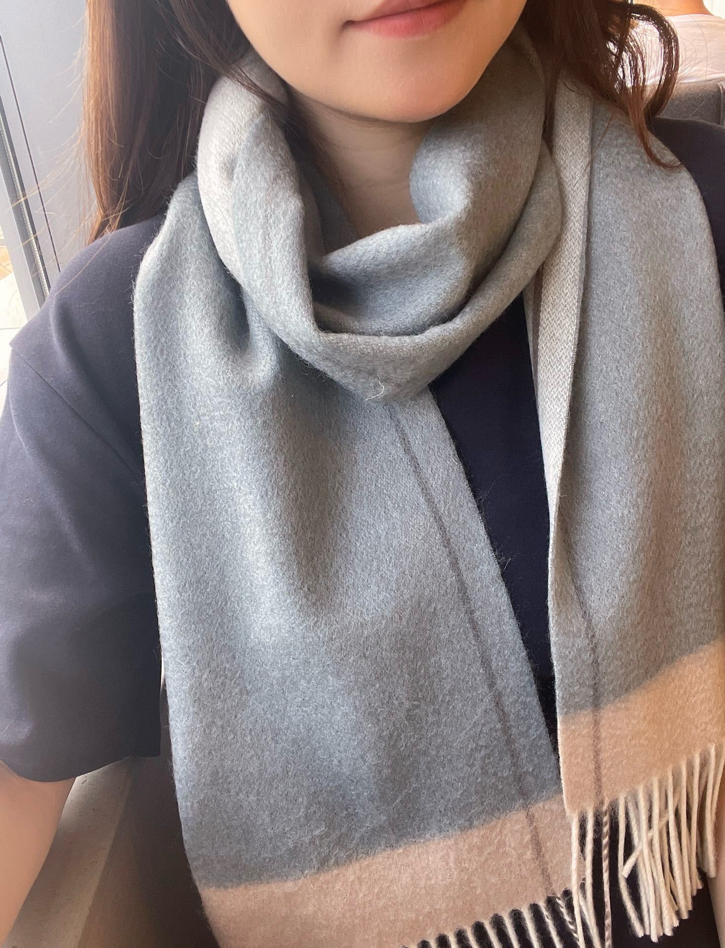 Loewe罗意威️难得一见的温柔配色低调又不失优雅️重点推荐️高级舒适时髦气质名小众却大牌范十足超级安利