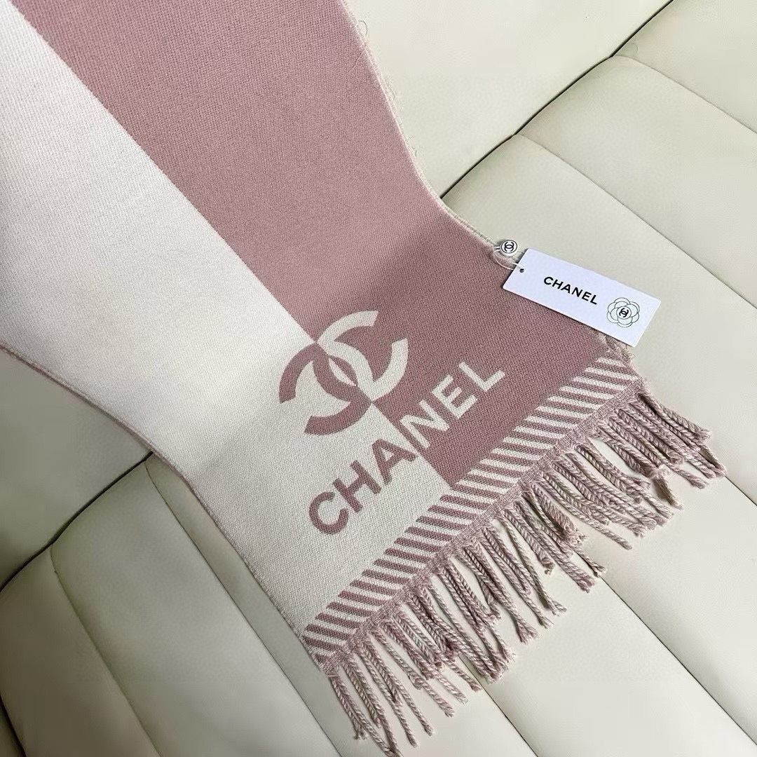 高版Chanel香奶奶24年新款拼色设计经典的Logo提花展现上身才会知道它的美大牌范十足F货根本仿不来