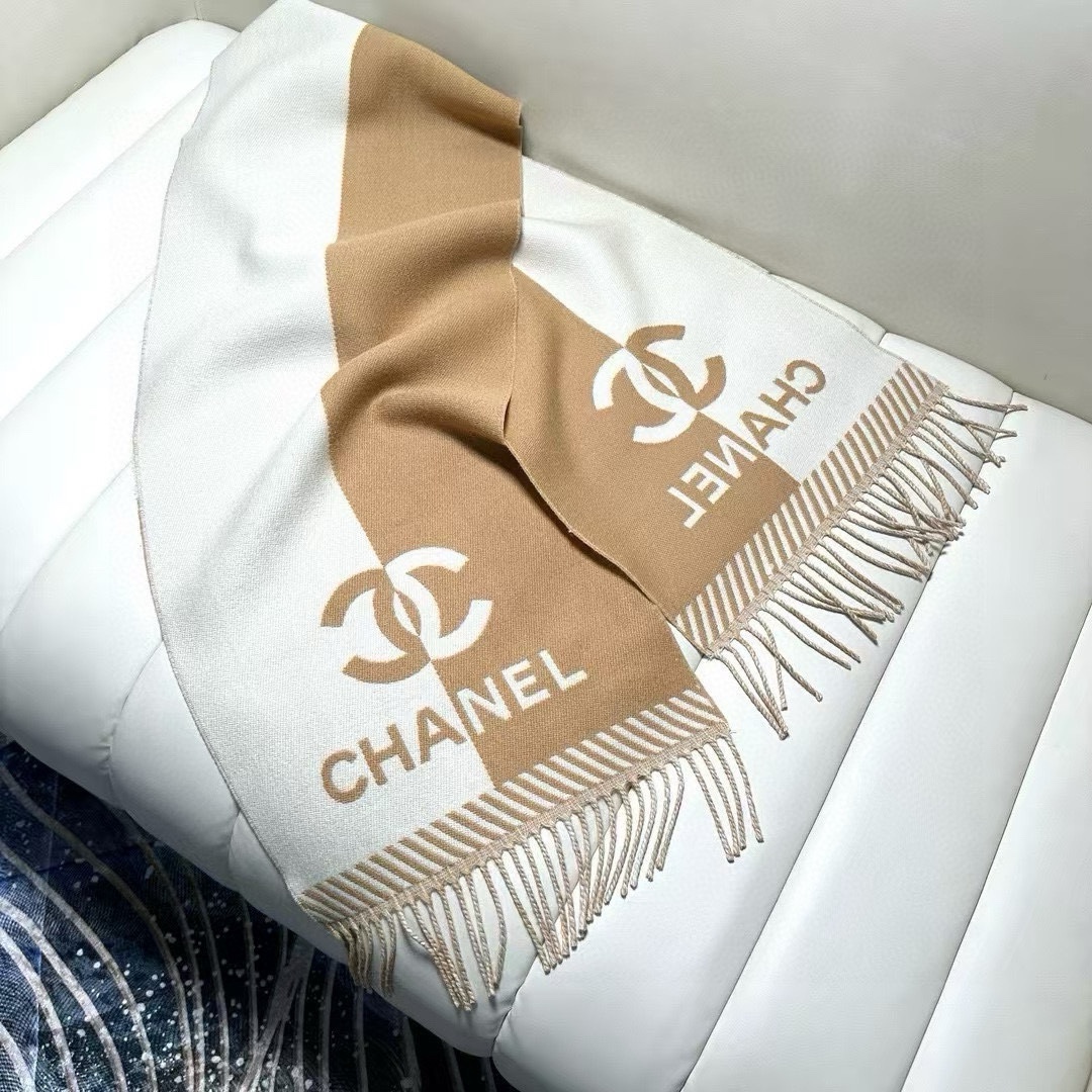 高版Chanel香奶奶24年新款拼色设计经典的Logo提花展现上身才会知道它的美大牌范十足F货根本仿不来