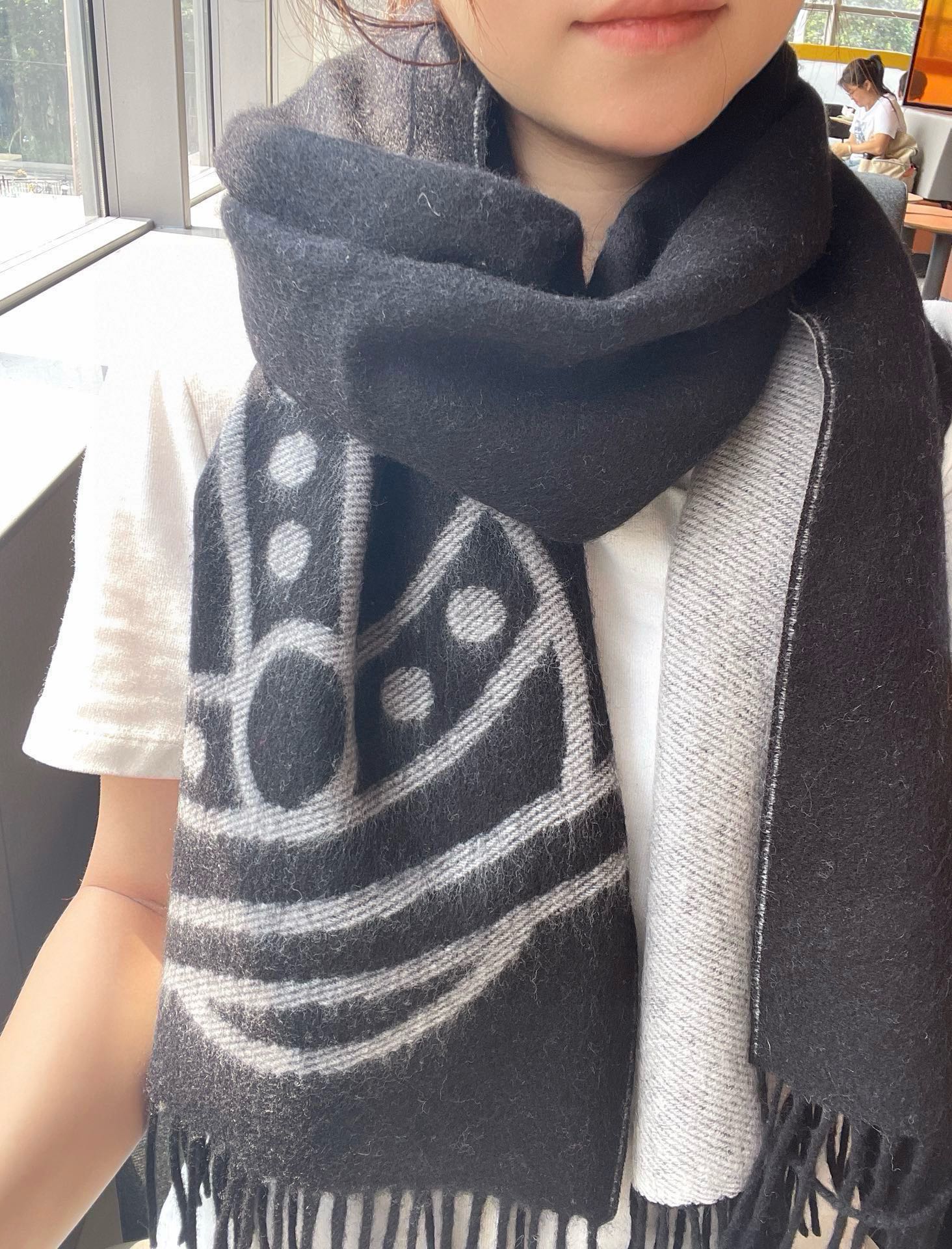 NO:184501,High-version · British punk godmother · Queen Mother Citizen Vivienne Westwood 