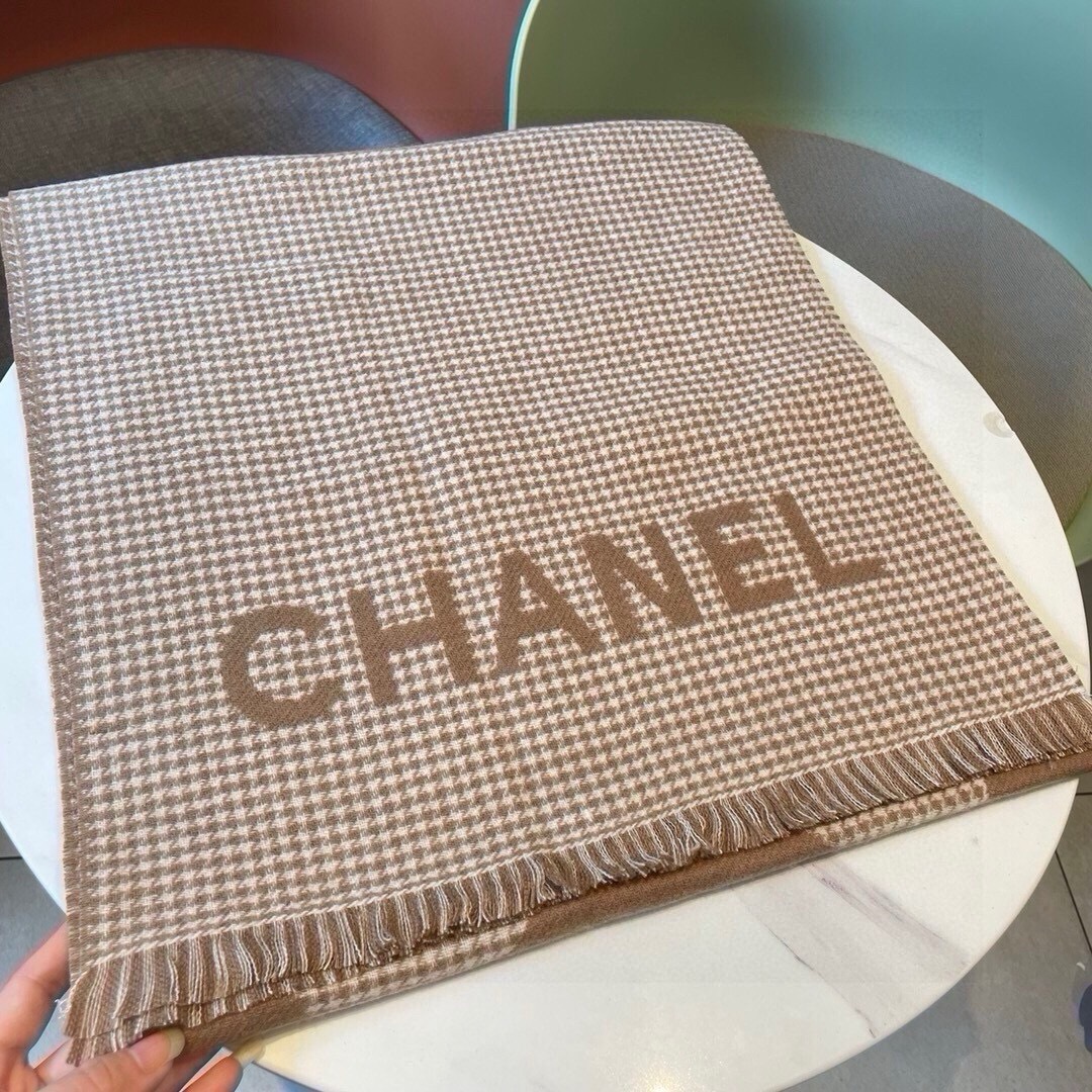 CHANEL香奶奶尾单新款23B千鸟格拼色羊绒围巾直接出欧洲的正儿八经的正品订单和大货一起出来不用多流弊