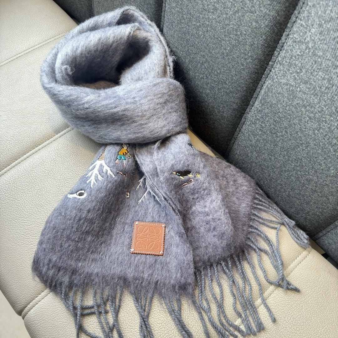 Loewe罗意威和日本陶瓷艺术家SunaFujita联名绝美冰川蓝配上小企鹅和潜水员像在海洋里畅游童趣十