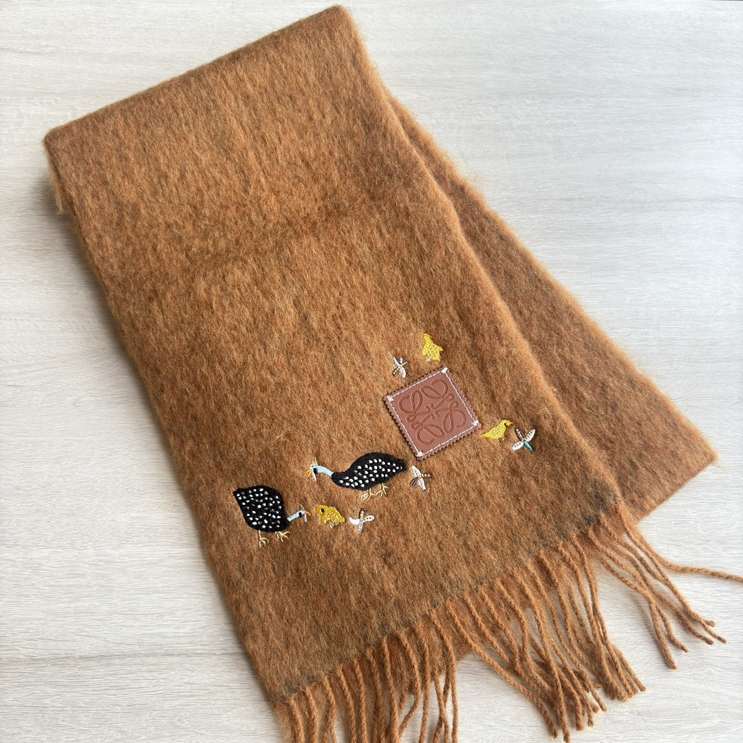 Loewe罗意威和日本陶瓷艺术家SunaFujita联名绝美冰川蓝配上小企鹅和潜水员像在海洋里畅游童趣十