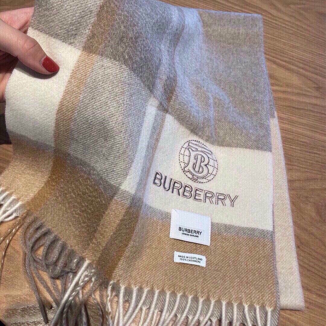  🆕Burberry · 巴宝莉新款重磅水波纹羊绒围巾‼️今年我们的男款真的是高端Level，重磅极品‼