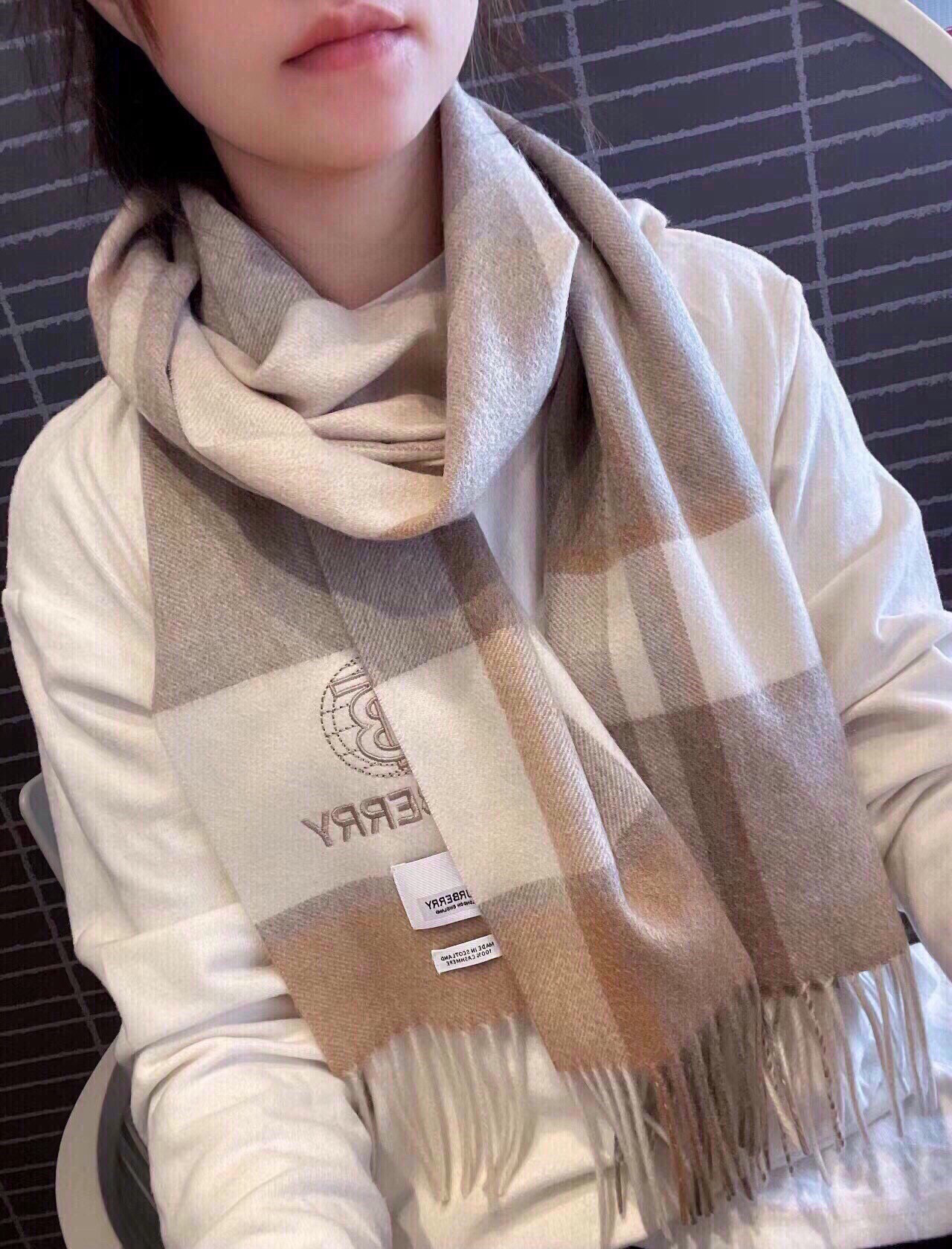  🆕Burberry · 巴宝莉新款重磅水波纹羊绒围巾‼️今年我们的男款真的是高端Level，重磅极品‼