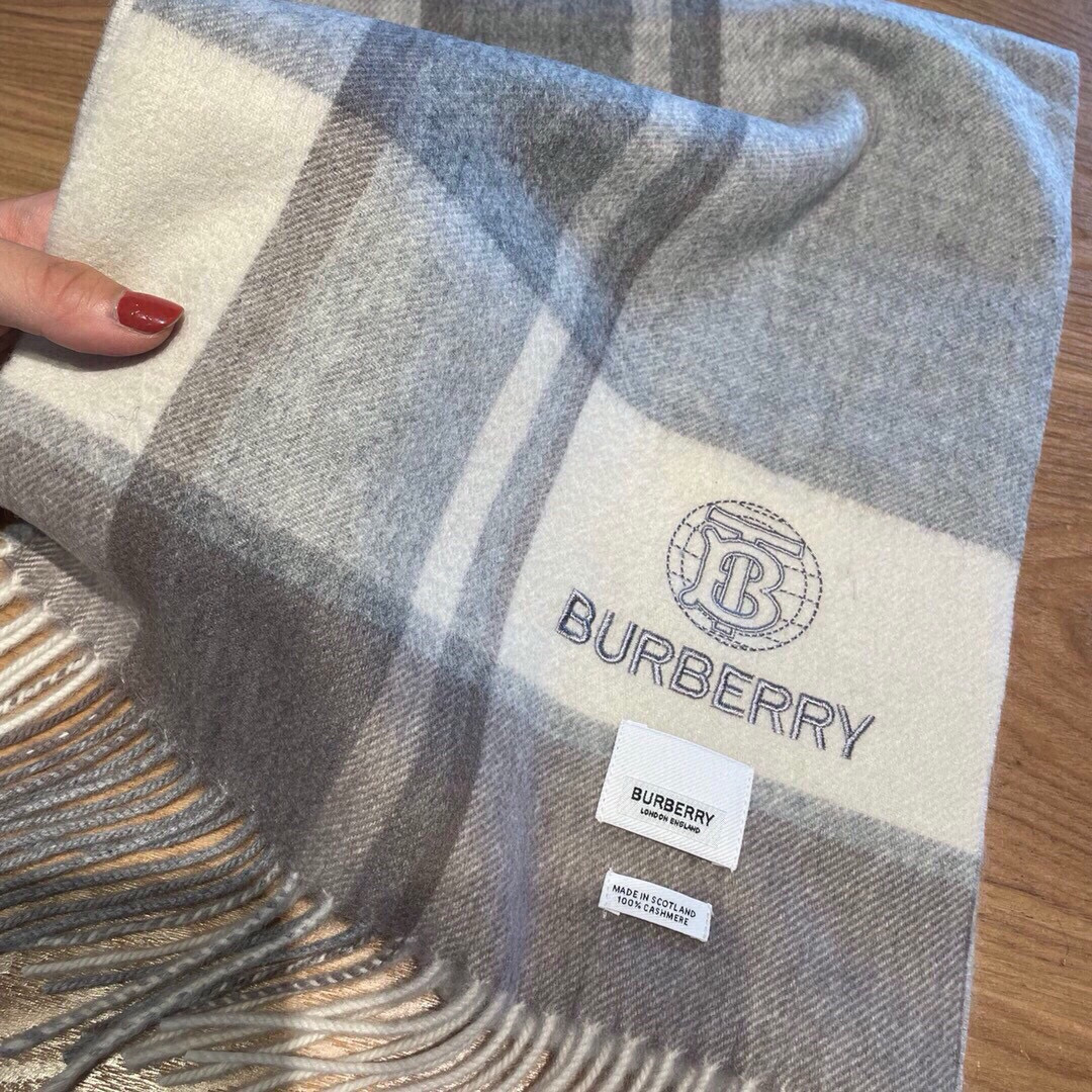  🆕Burberry · 巴宝莉新款重磅水波纹羊绒围巾‼️今年我们的男款真的是高端Level，重磅极品‼