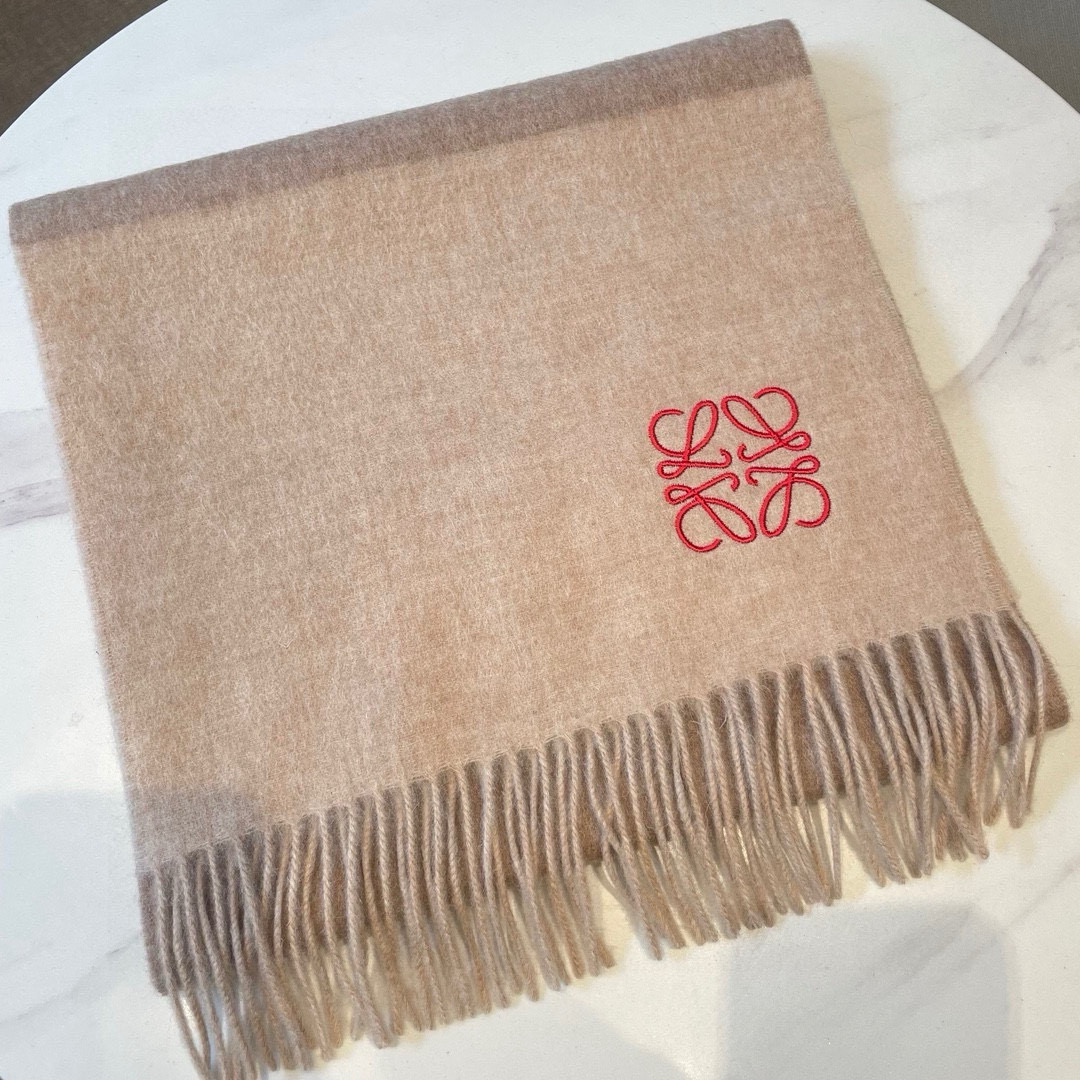 A CLASSIC MALE-FEMALE SCARF THAT CONTAINS 90% WOOL AND 10% WOOL IN WINTER - 图片 2