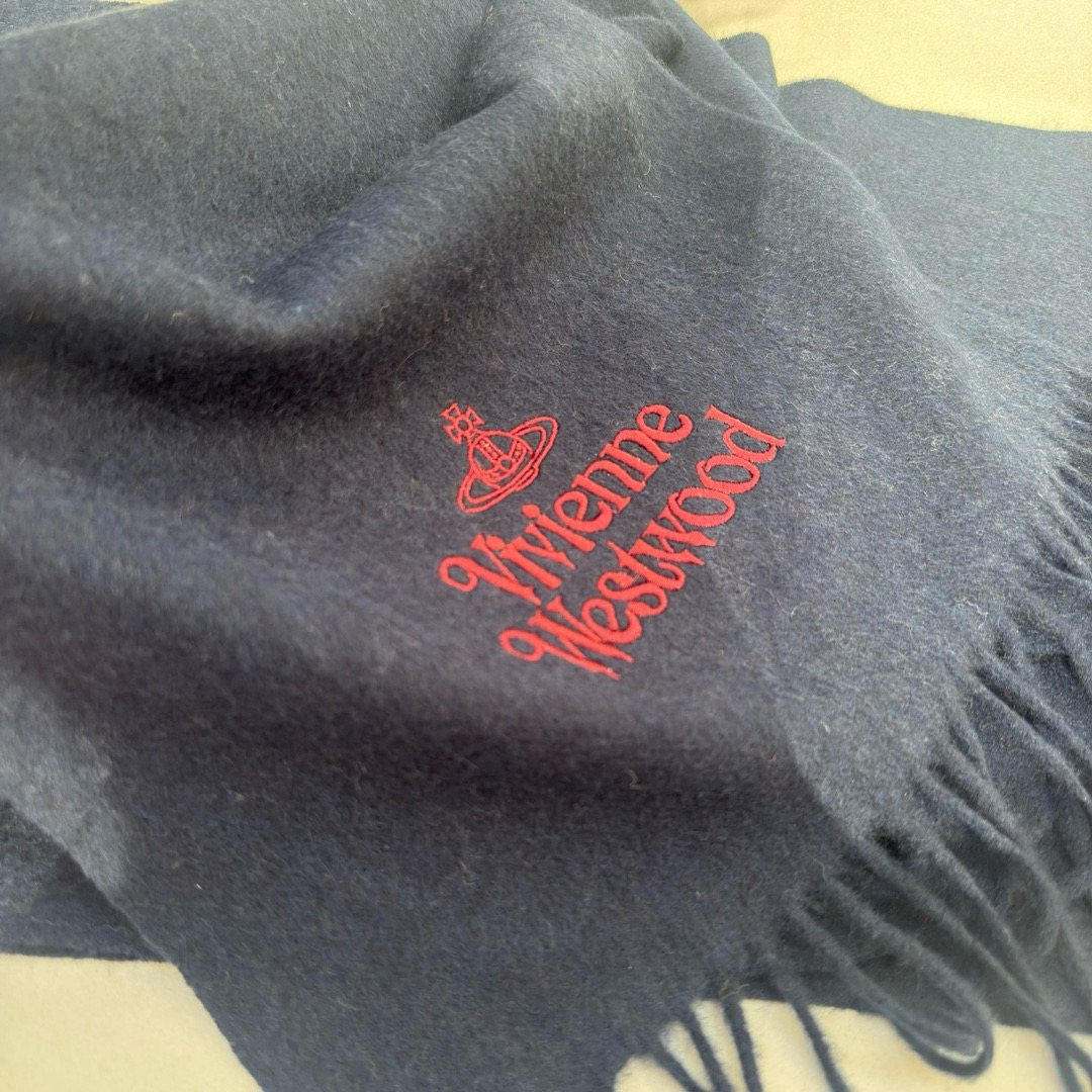 New Vivienne Westwood Collection with Emphasis on Sustainability and Luxury Items - 图片 4