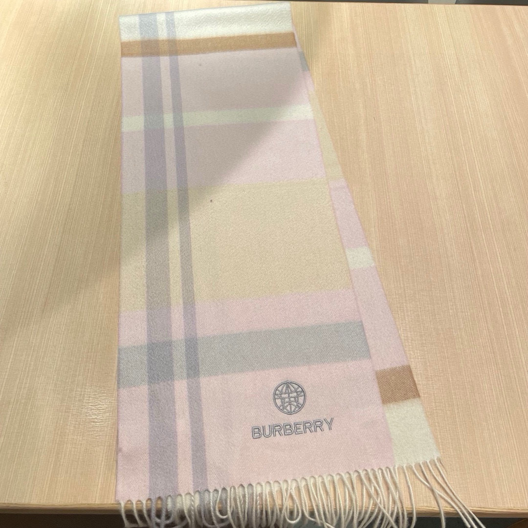 New Burberry Barborie Heavy-Foiled Wool Scarf: Stunning, Simple, and Elegant Design - 图片 9