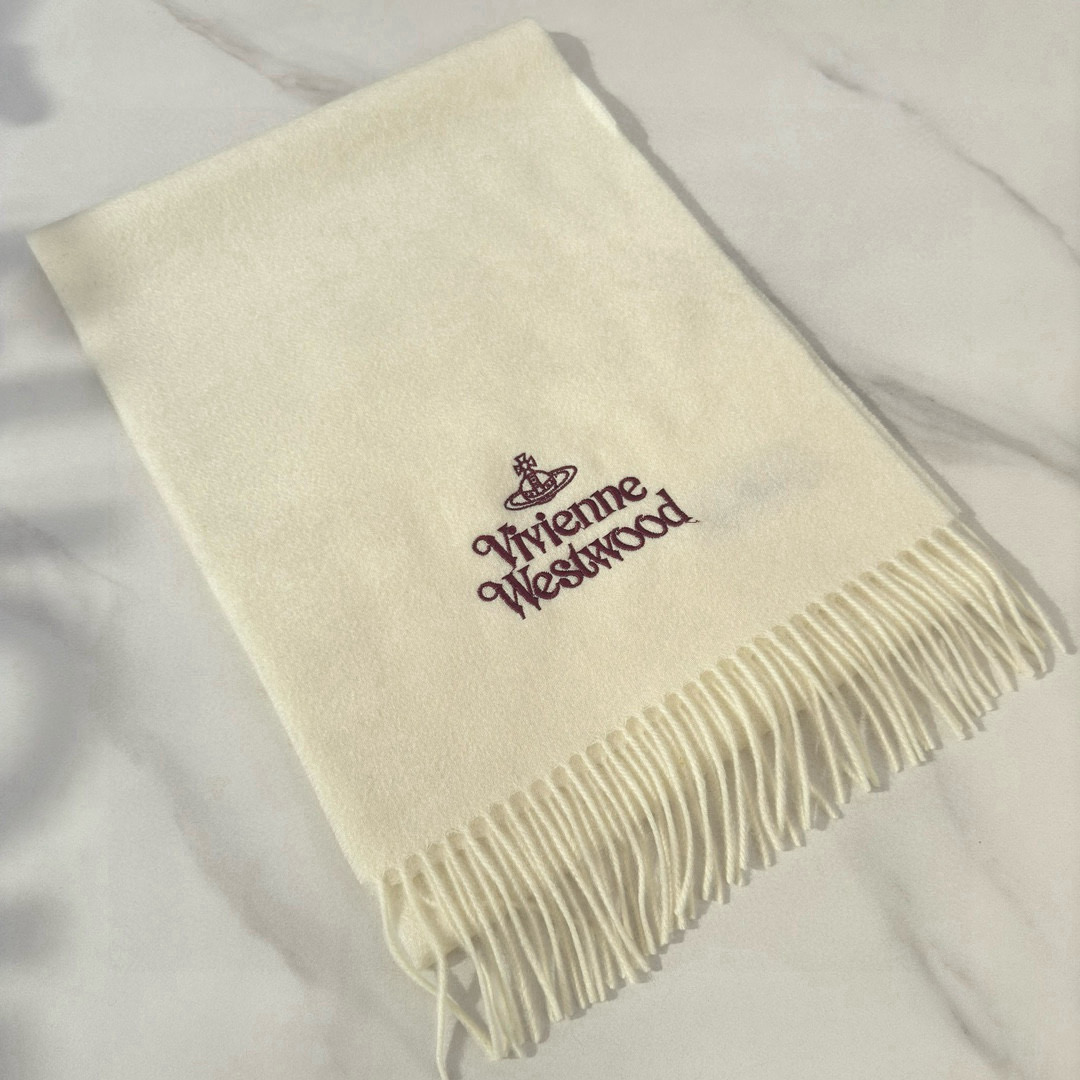 Vivienne Westwood Releases New Collection with Emphasis on Sustainability and Luxury. - 图片 8