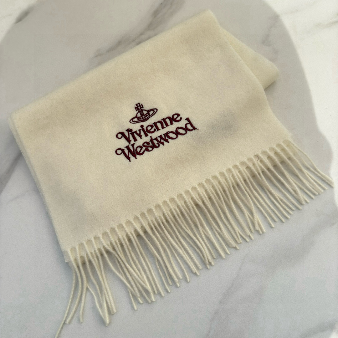 Vivienne Westwood Releases New Collection with Emphasis on Sustainability and Luxury. - 图片 7