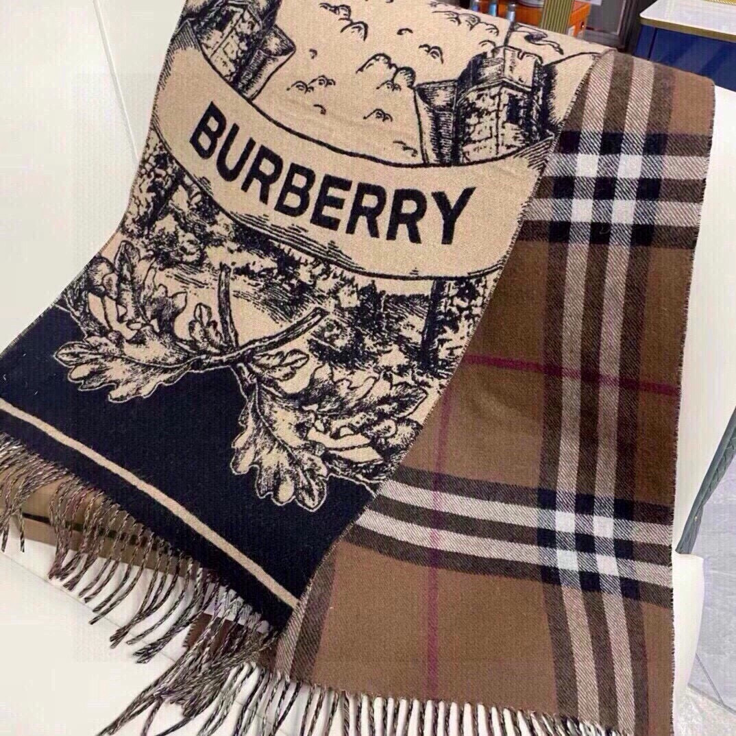 🆕Bur爆款战马骑士双面披肩，各种好看，被誉为Burberry今年最美的款，最经典的提花战马徽标➕最美的
