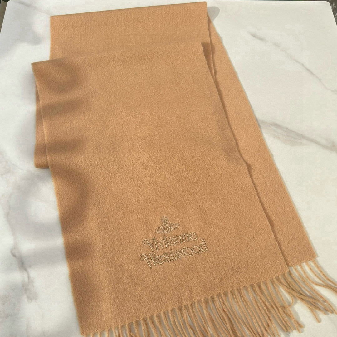 Vivienne Westwood’s Latest Fashion Collection Showcases Unique and Sustainable Designs - 图片 5