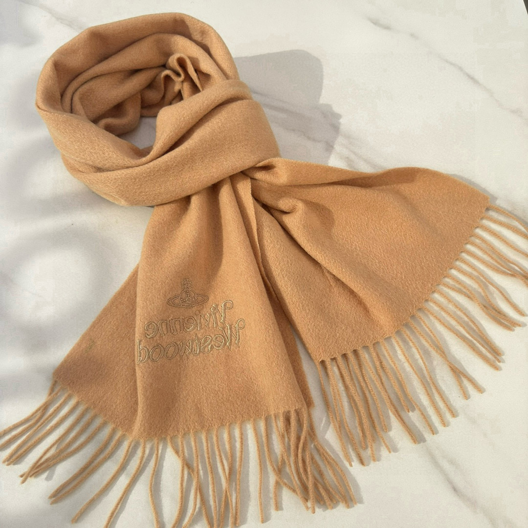 Vivienne Westwood’s Latest Fashion Collection Showcases Unique and Sustainable Designs - 图片 6