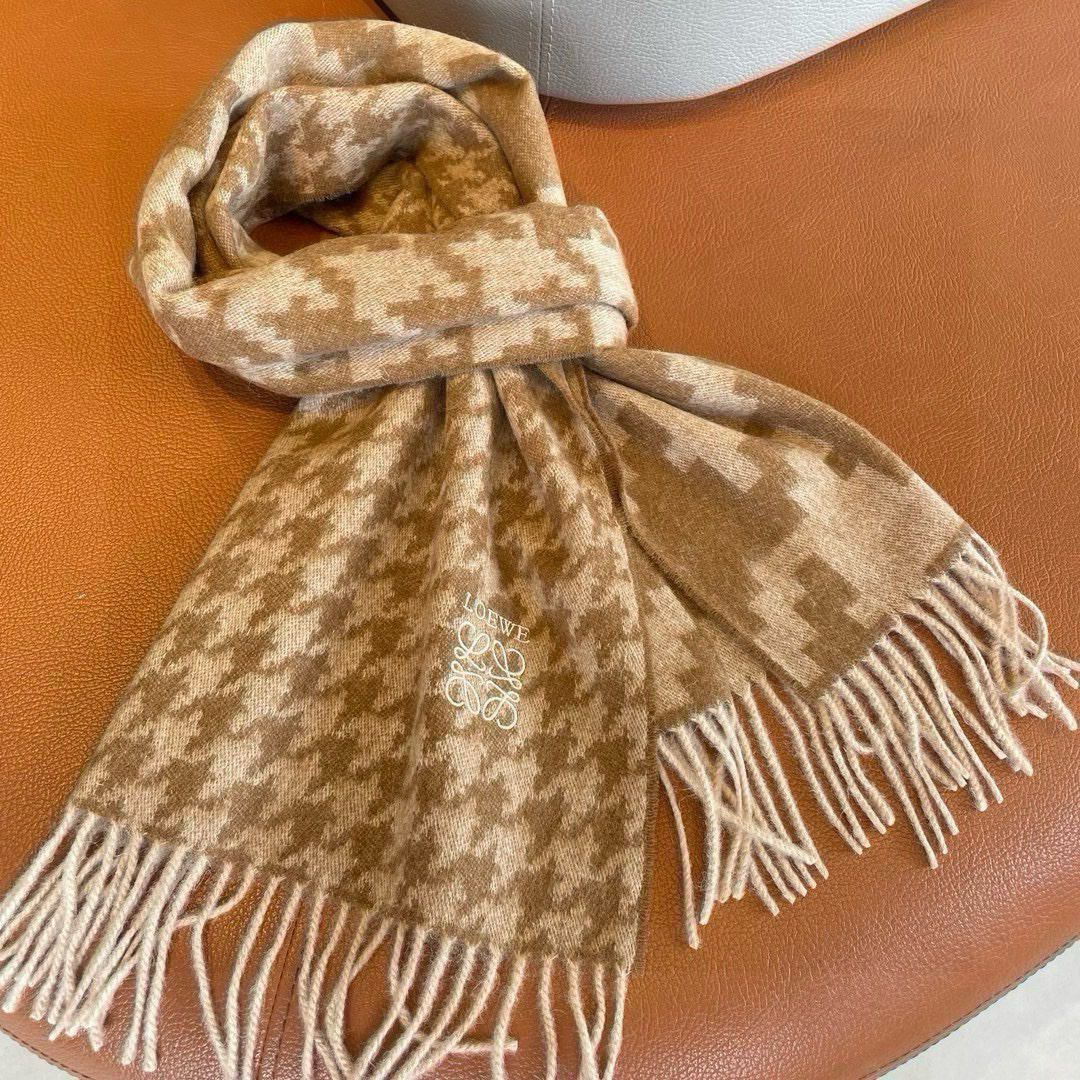 “Stylish Lovewe Couple Scarf Collection with Bird Motif at Best Trading Company” - 图片 8
