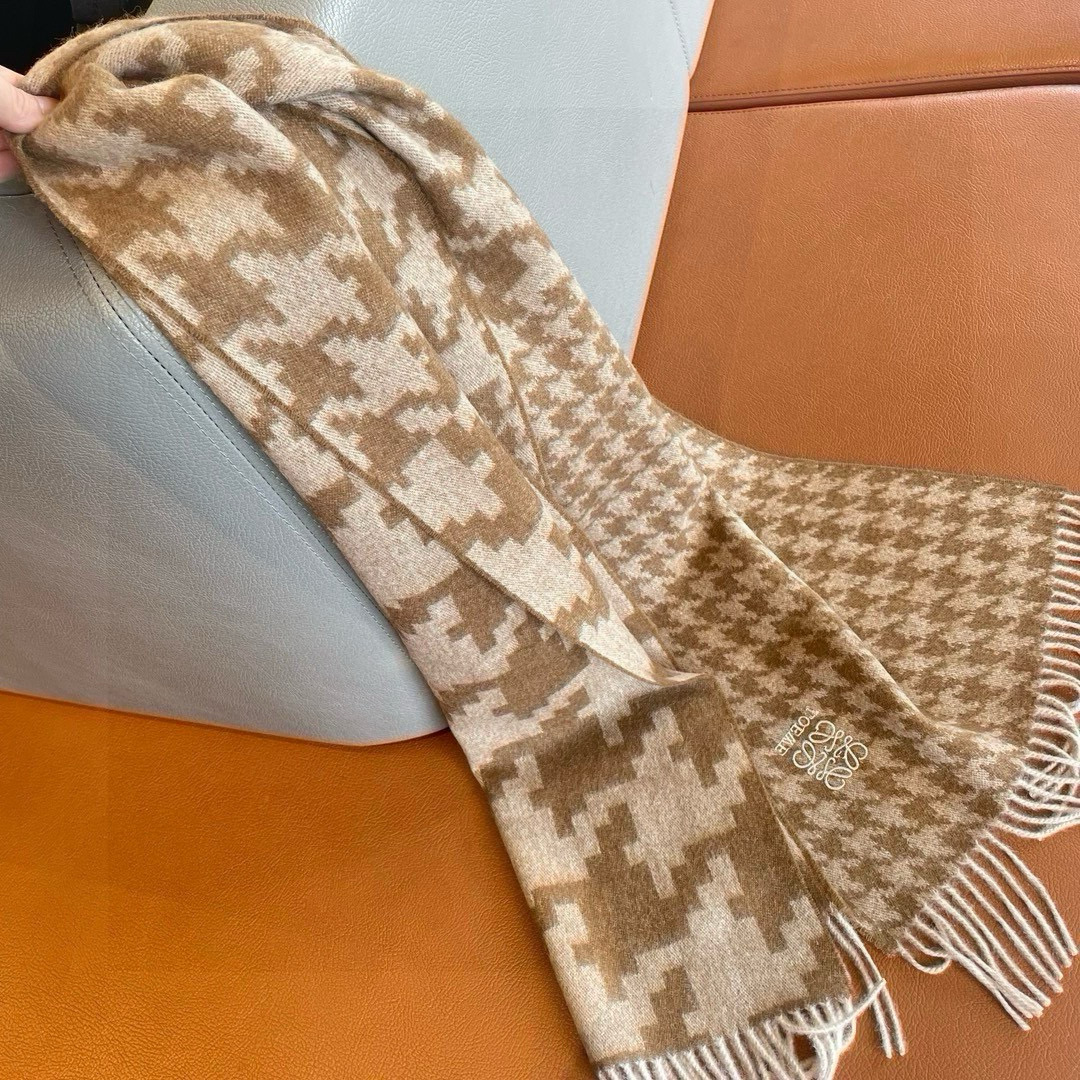“Stylish Lovewe Couple Scarf Collection with Bird Motif at Best Trading Company” - 图片 9