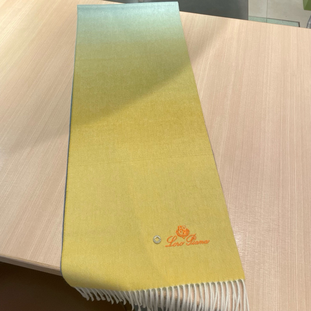 Luxurious Loro Piana Wool Scarf Collection: High-Quality, Colorful, and Timeless - 图片 9