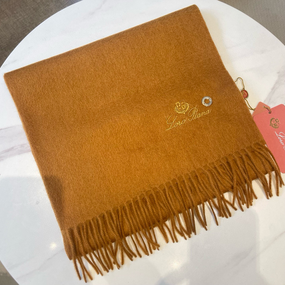 Luxurious Loro Piana Cashmere Scarf: High Quality, Italian Craftsmanship, Timeless Elegance - 图片 3