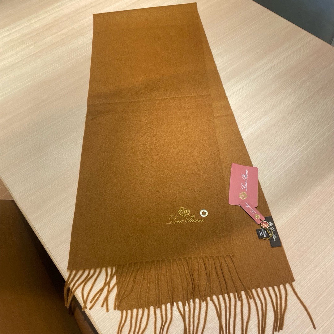 Luxurious Loro Piana Cashmere Scarf: High Quality, Italian Craftsmanship, Timeless Elegance - 图片 9