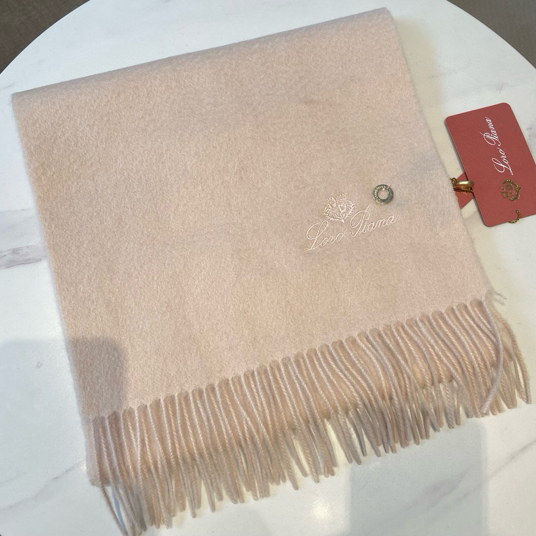 Loro Piana Luxury Cashmere Scarf Collection: High Quality, Italian Craftsmanship, Timeless Elegance - 图片 3