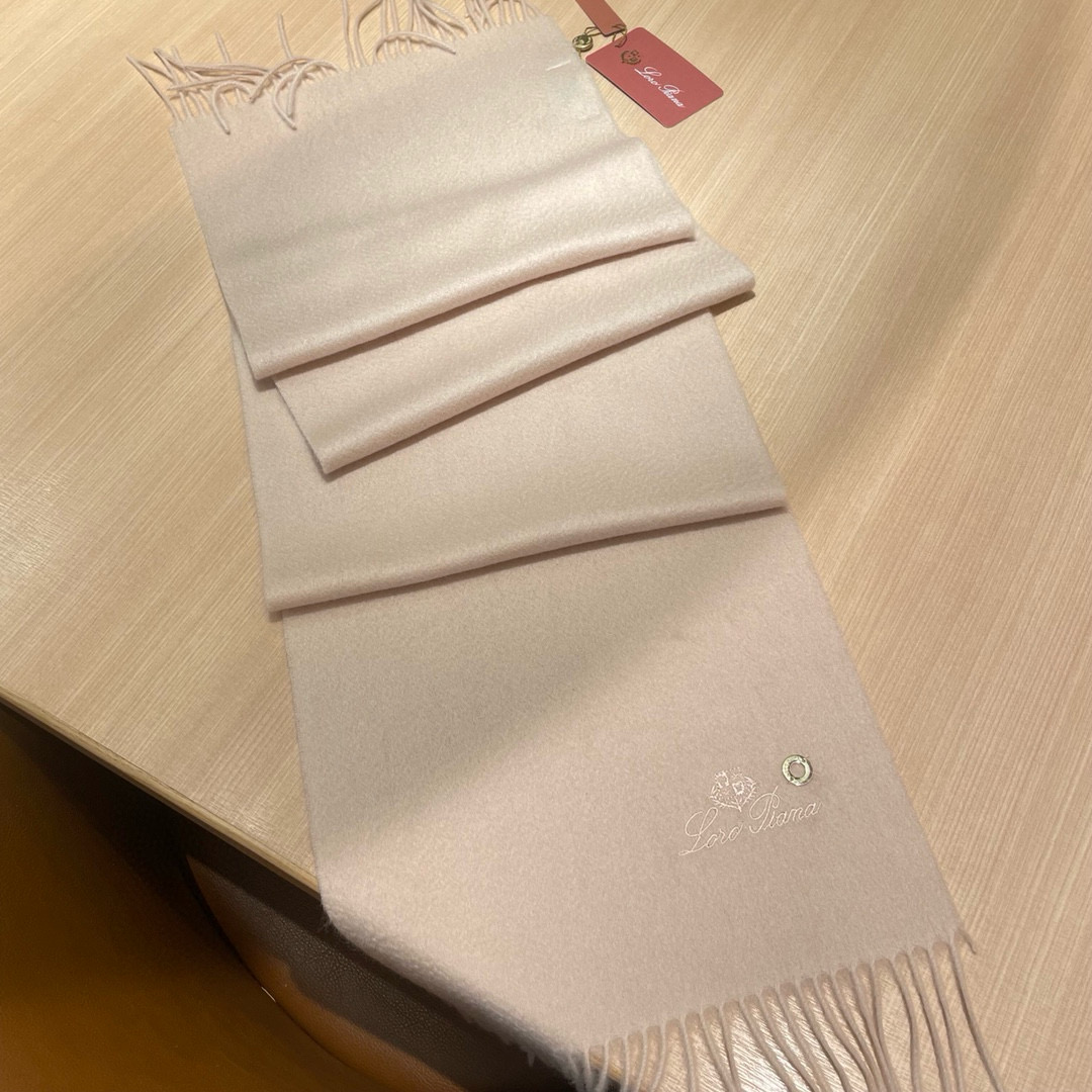 Loro Piana Luxury Cashmere Scarf Collection: High Quality, Italian Craftsmanship, Timeless Elegance - 图片 8