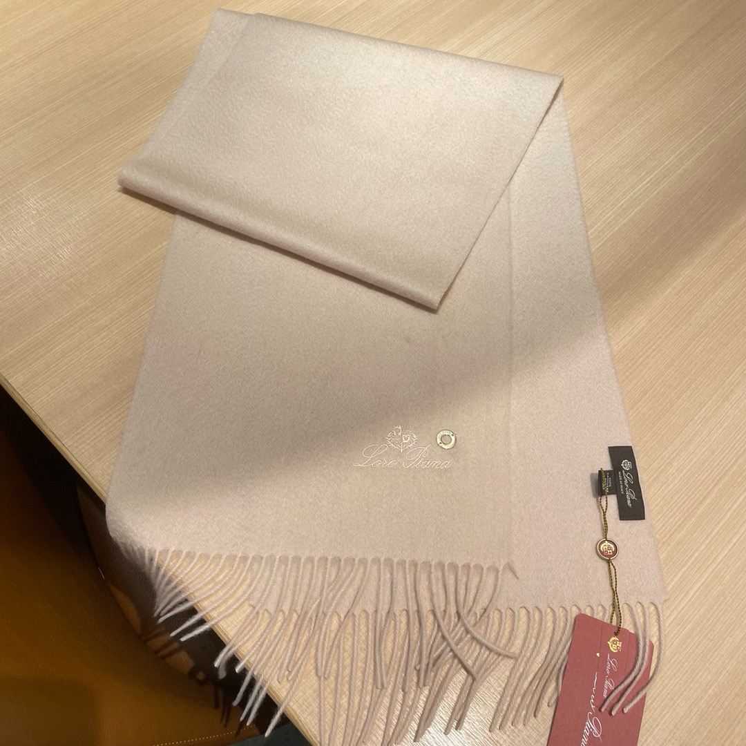 Loro Piana Luxury Cashmere Scarf Collection: High Quality, Italian Craftsmanship, Timeless Elegance - 图片 5