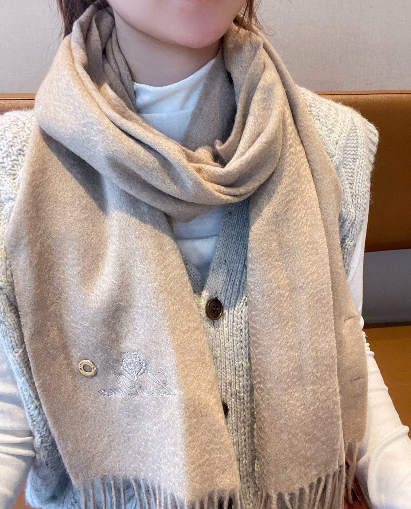 Loro Piana Cashmere Scarf: Luxury Italian Craftsmanship, Unmatched Quality, Timeless Elegance - 图片 1