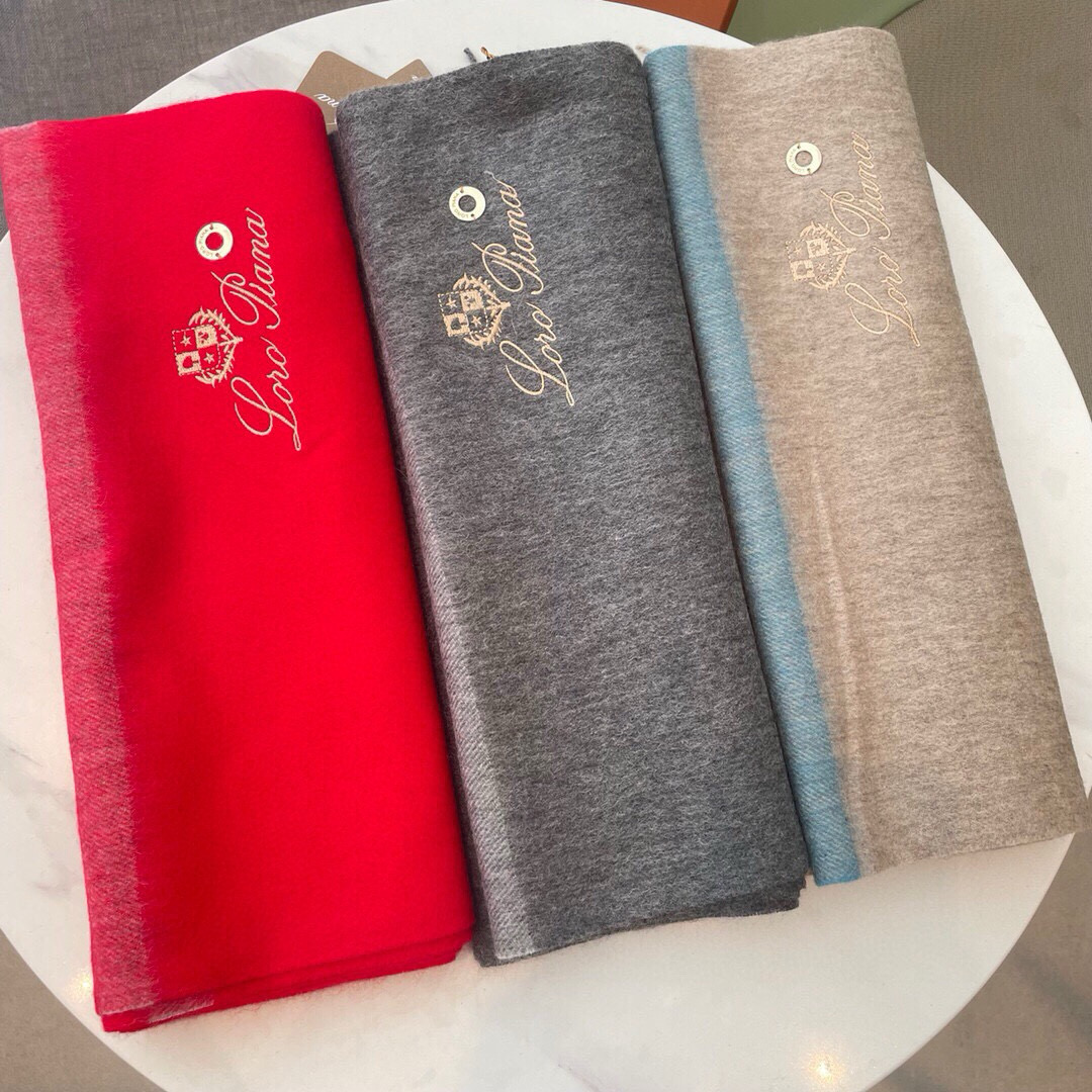 Luxurious Loro Piana Wool Scarf with Water-Coated High-Level Details - 图片 2