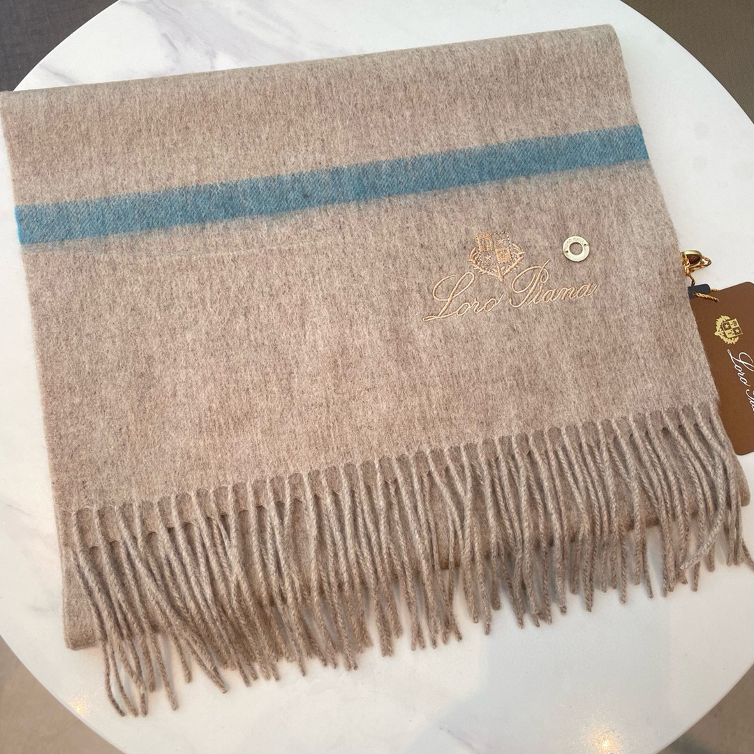 Luxurious Loro Piana Scarf: High-Quality Wool, Water-Coated, Functional, Timeless Elegance - 图片 3
