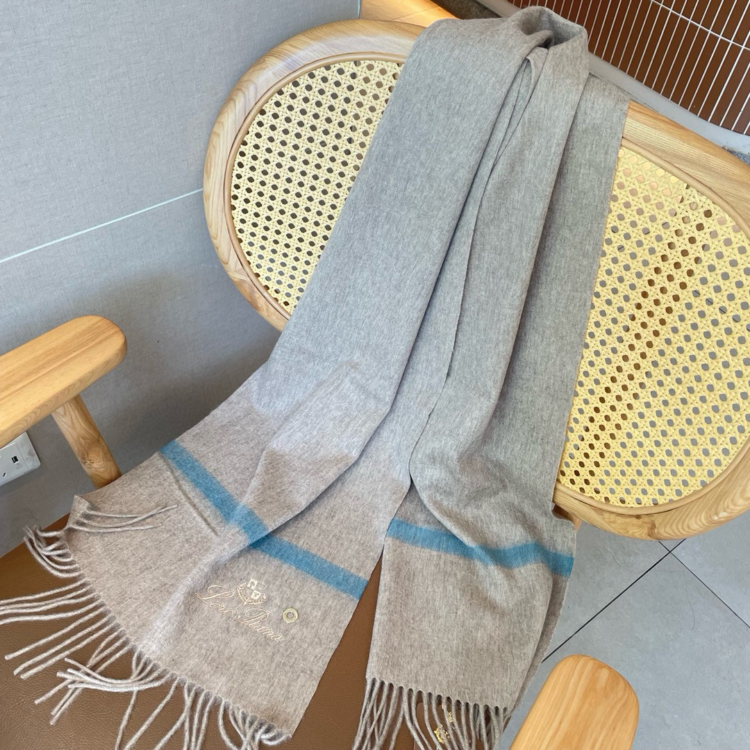 Luxurious Loro Piana Scarf: High-Quality Wool, Water-Coated, Functional, Timeless Elegance - 图片 9
