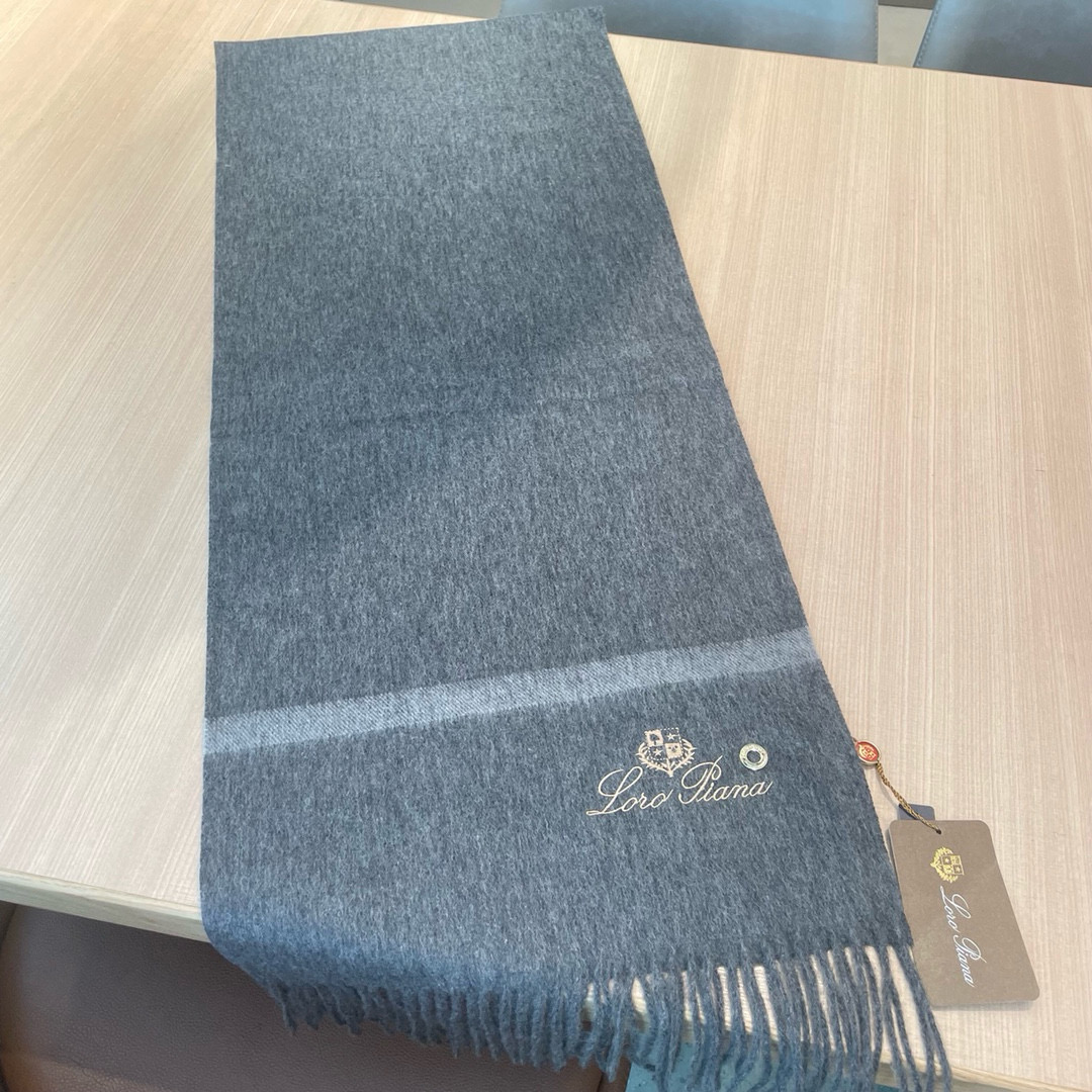 Luxurious Loro Piana Scarf: High-Quality Wool, Water-Coated, Functional and Stylish - 图片 5