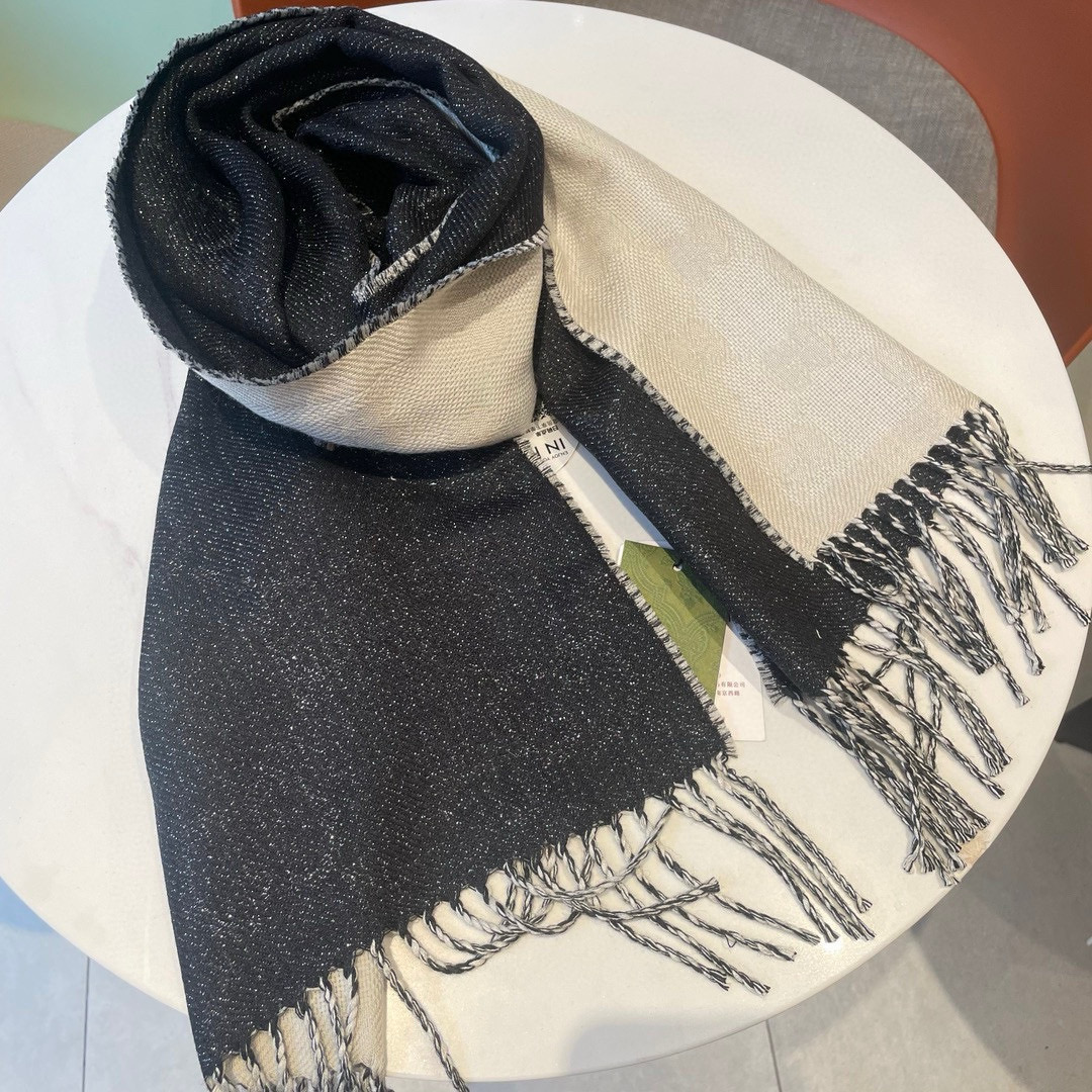 Elegant Black and White GG Wool Scarf with Signature Floral Pattern - 图片 6