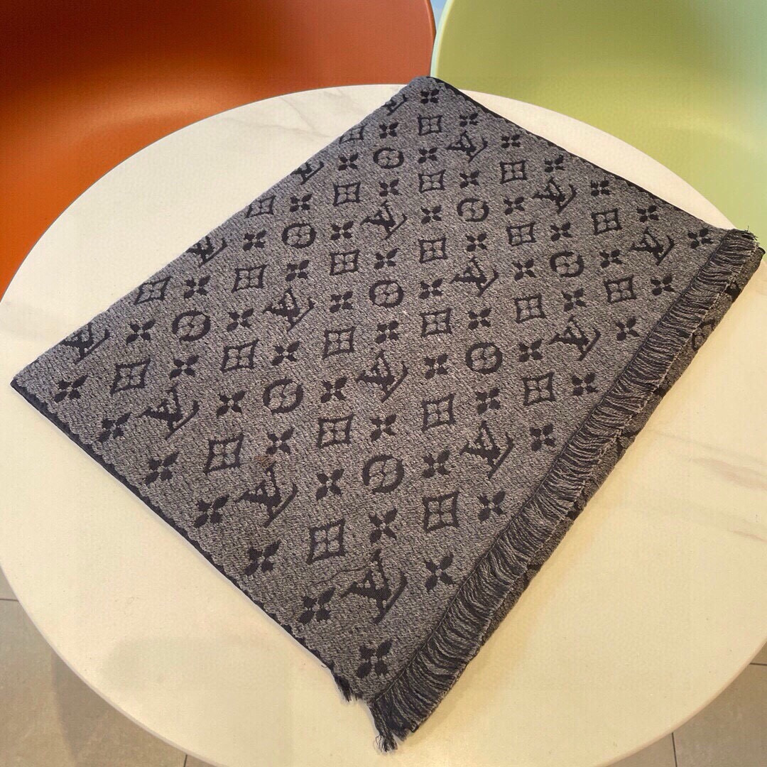 🆕超级中意非常稳👍▪️我们的男款围巾且买且珍惜~~男款真的很少,一年也就出几款,都是出口订单所以比较难