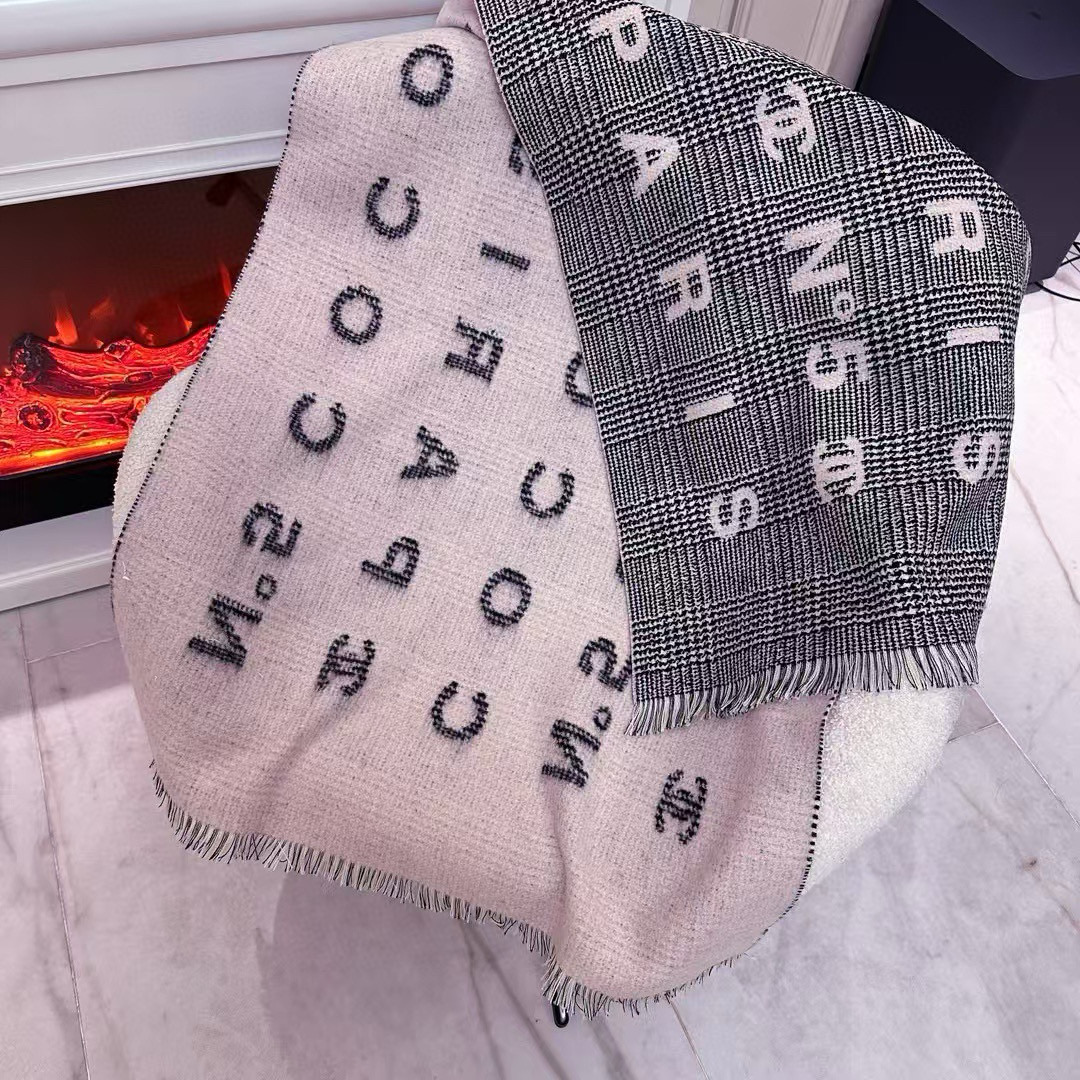 🆕24cocoChanel系列，张予曦同款围巾，被誉为24年香奶奶最好看的一款，最值得入手的一条，一面千