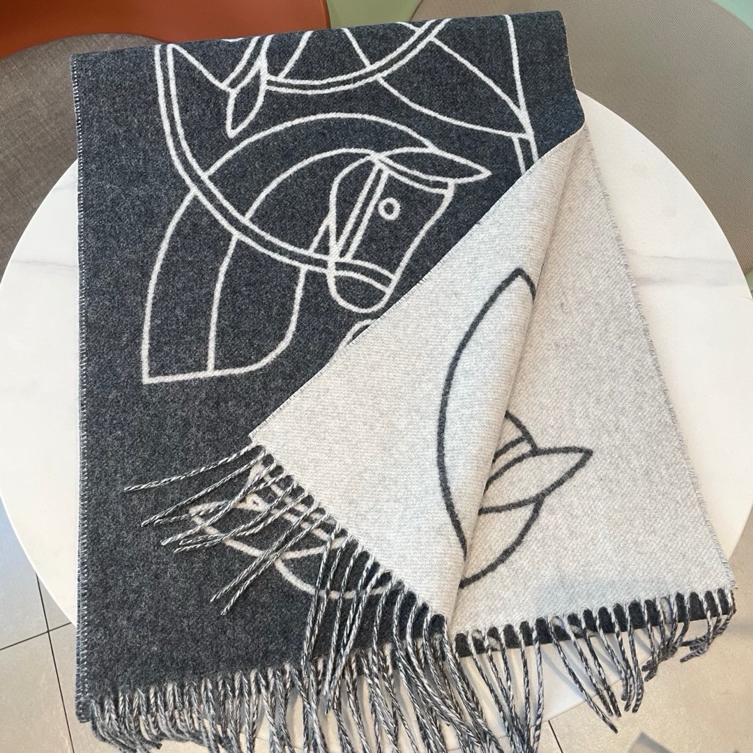 🆕Hermes · Casaque Entrelacs Equestres围巾❗️这款山羊绒围巾采用细腻