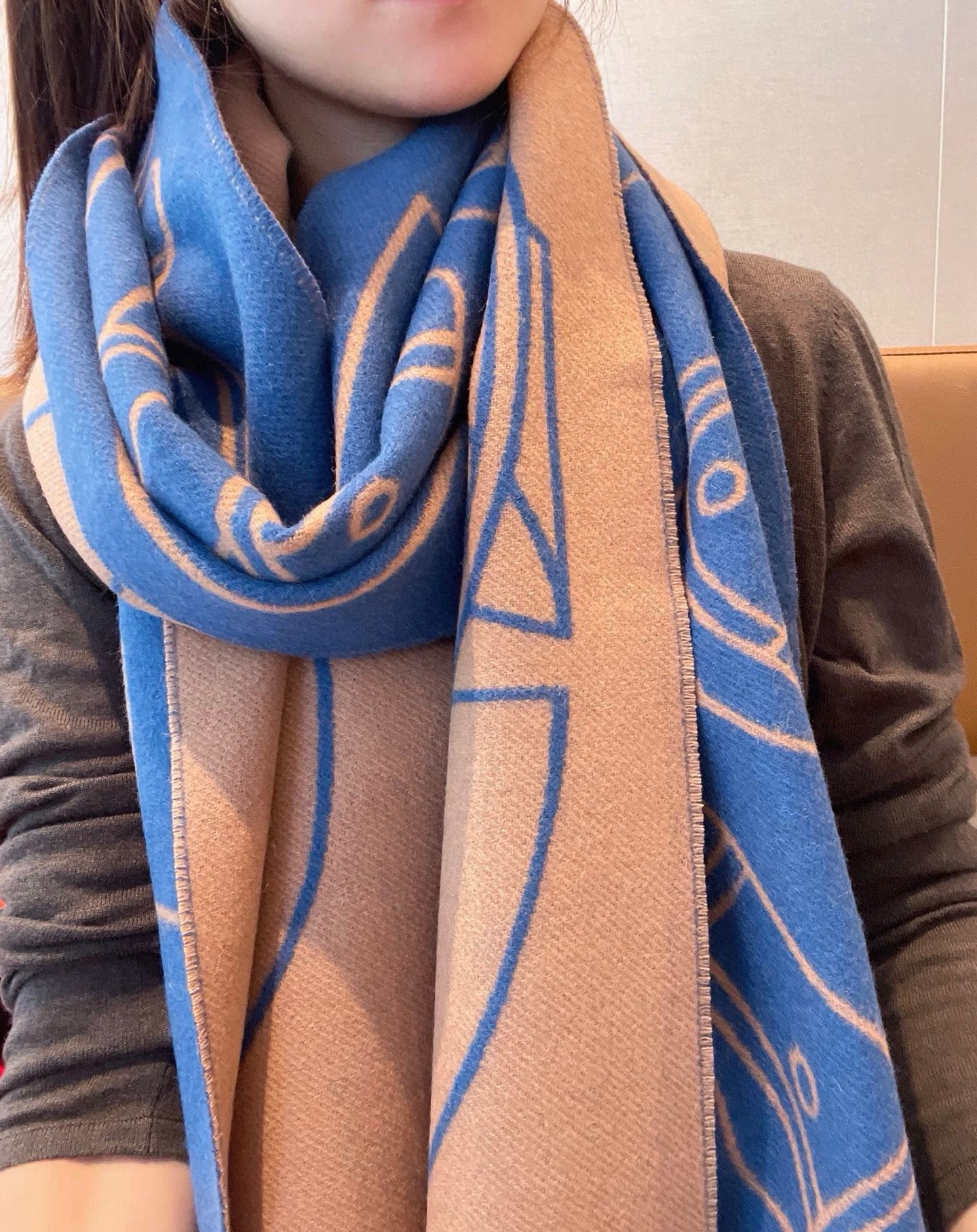 🆕Hermes · Casaque Entrelacs Equestres围巾❗️这款山羊绒围巾采用细腻