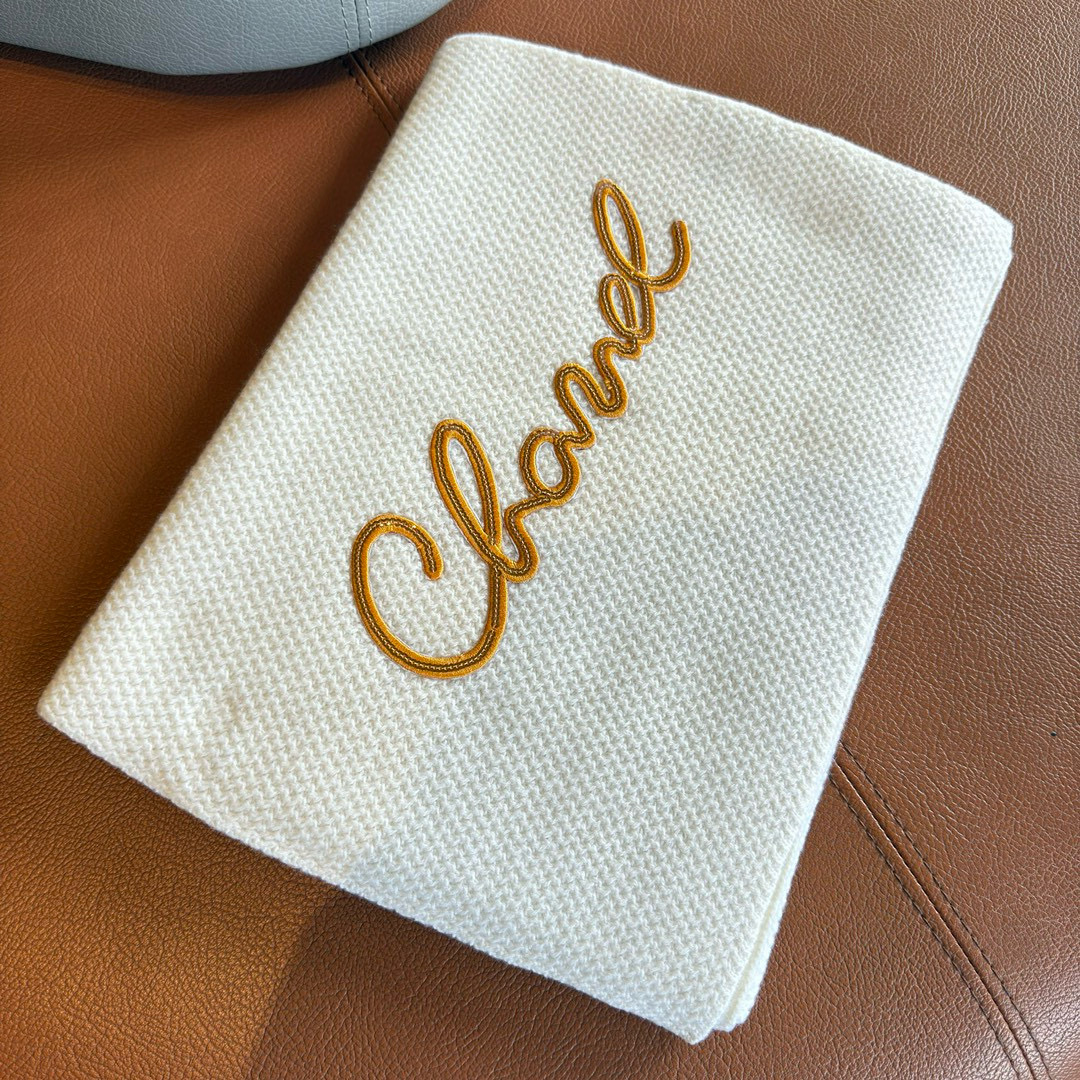 🆕180超级保暖Chane*秋冬新款！！！390克！11复刻！！超级厚实的。我能保证的是上身一定会喜欢，