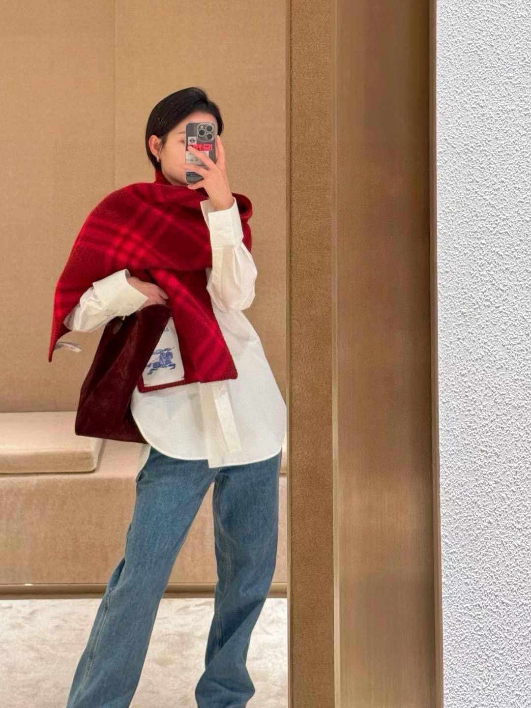 🆕新款全智贤同款，搭配情侣款绝绝子呀，美爆了的款，柜子一上市就售罄，排队都买不到的款，低调的奢侈感❗️这